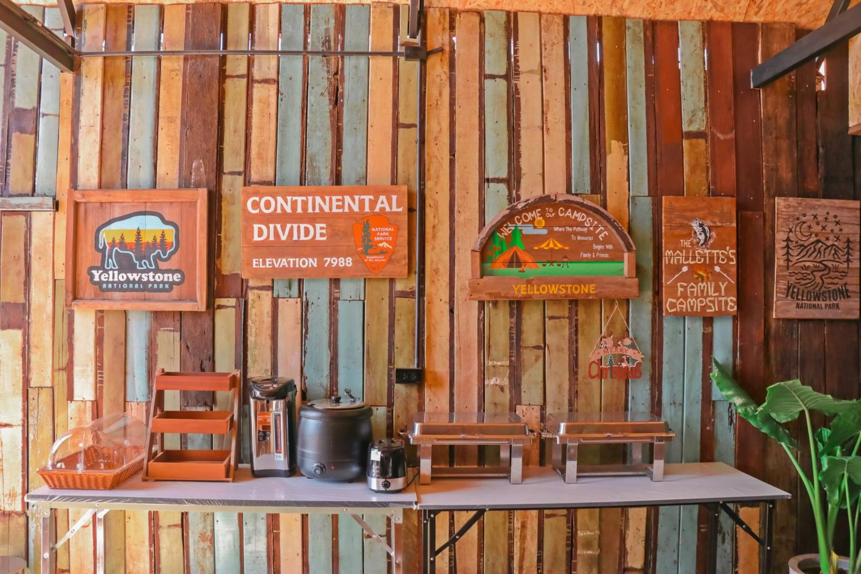 Lounge or bar in Yellowstone Camps Resort Khao Yai