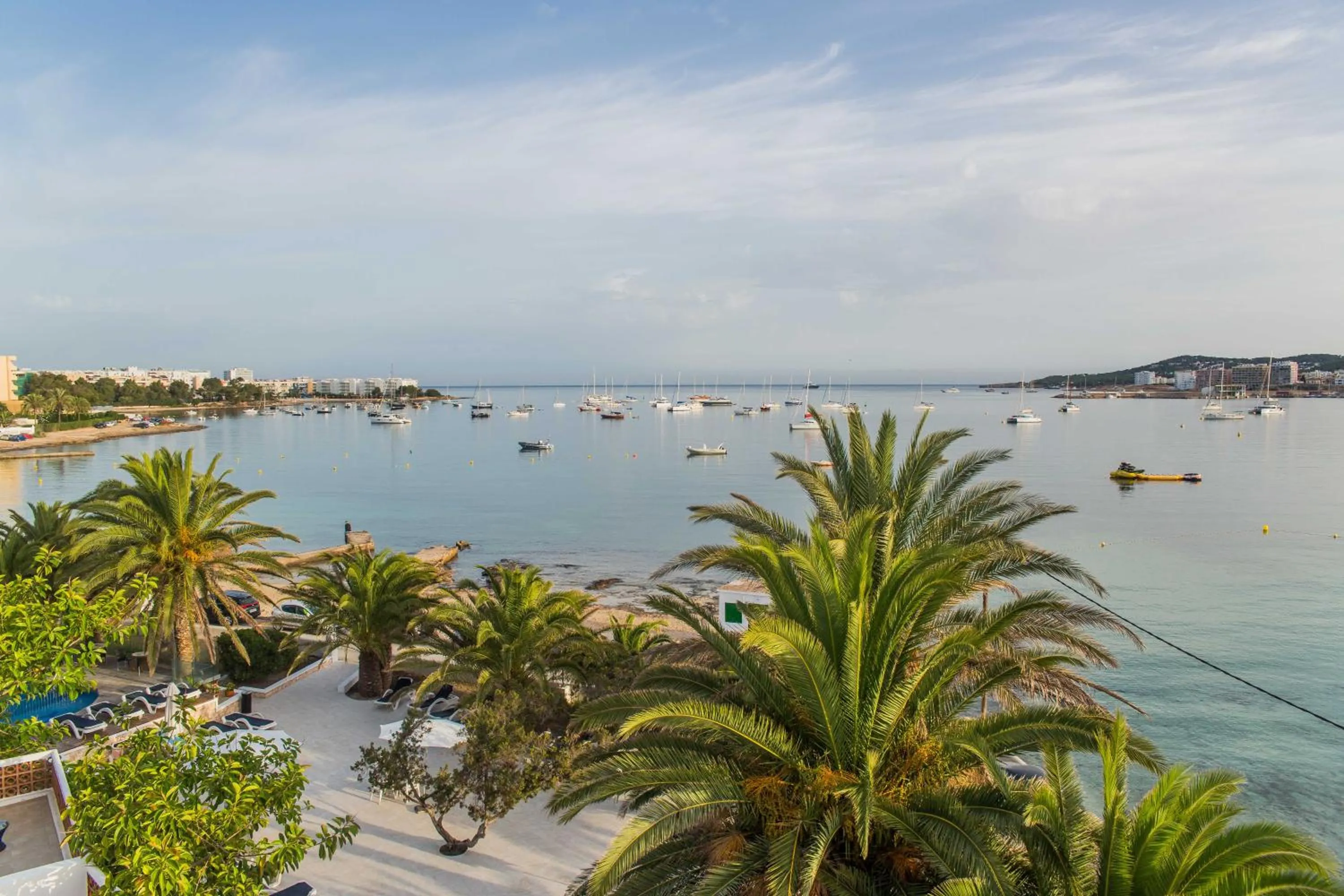 Day in Hotel Tagomago