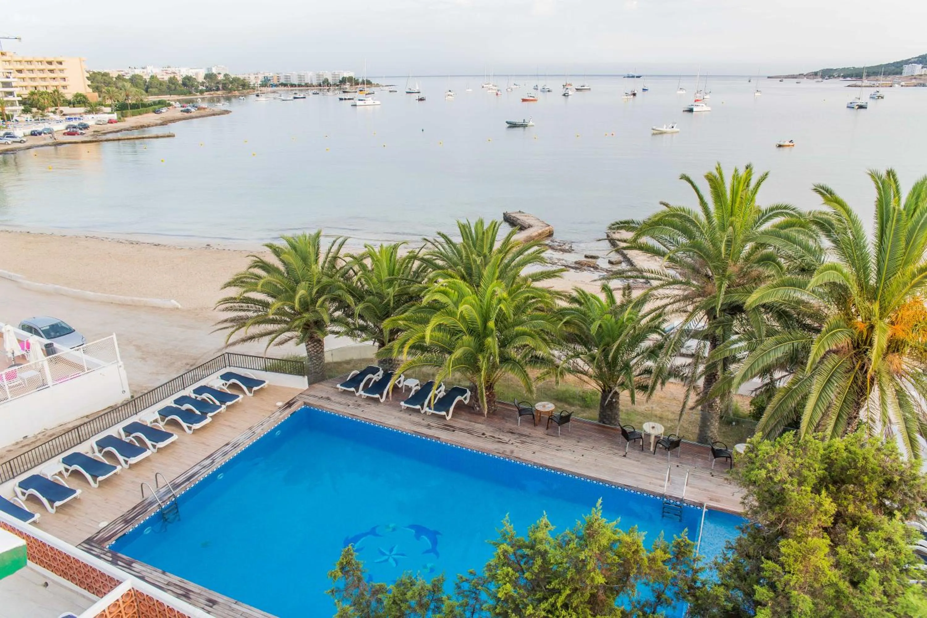 Day in Hotel Tagomago