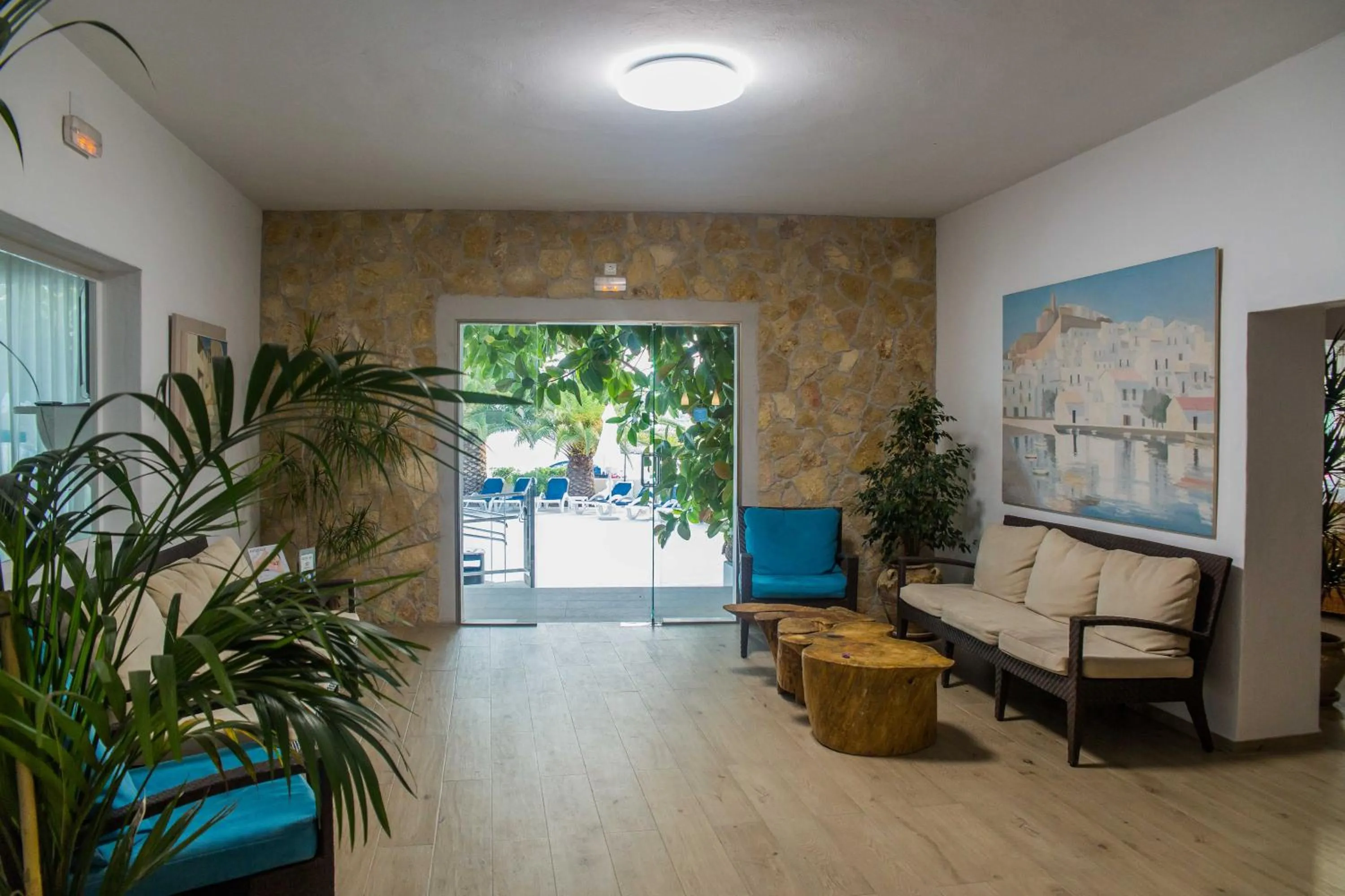 People in Hotel Tagomago