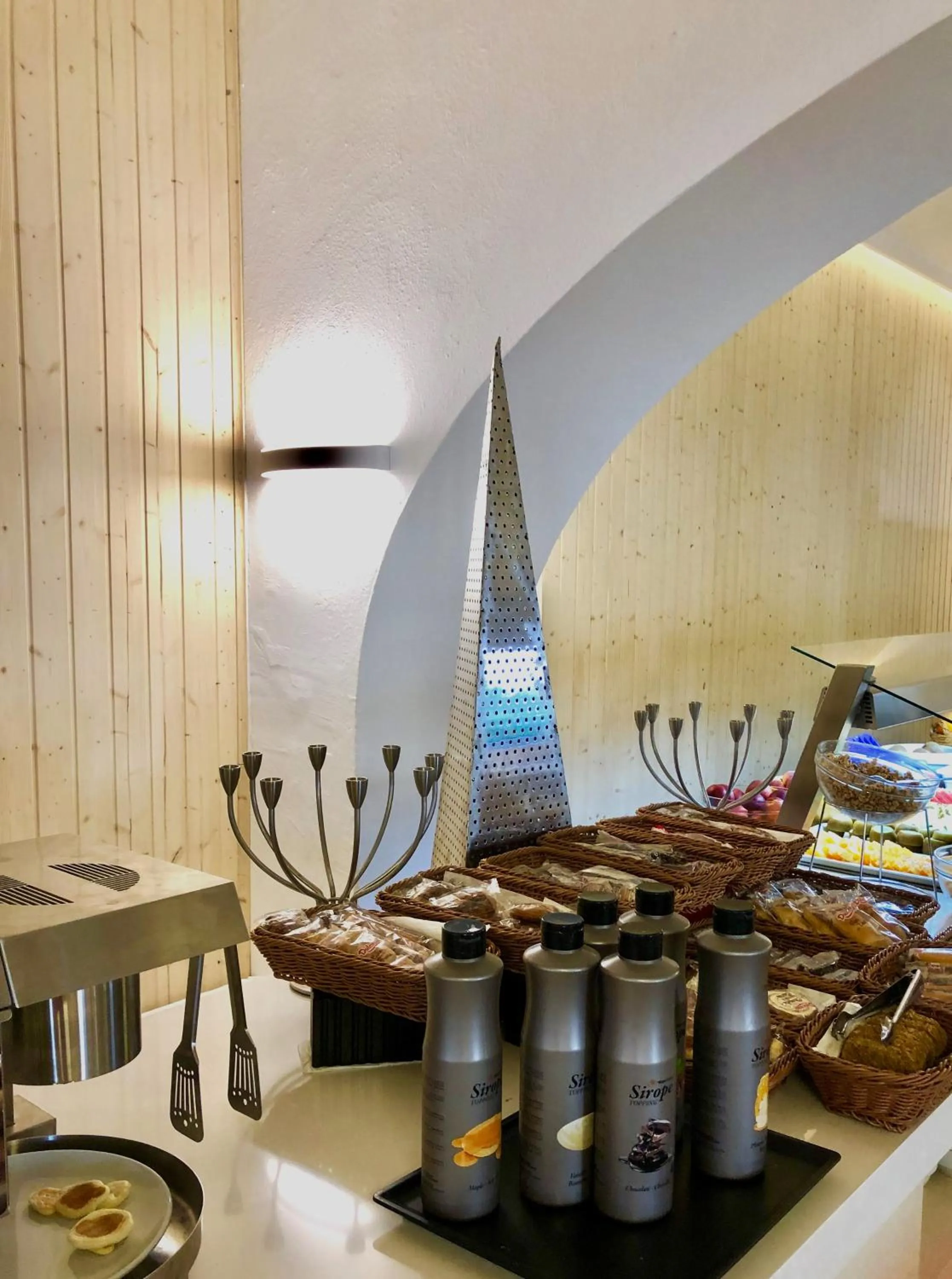 Restaurant/places to eat in Hotel Tagomago