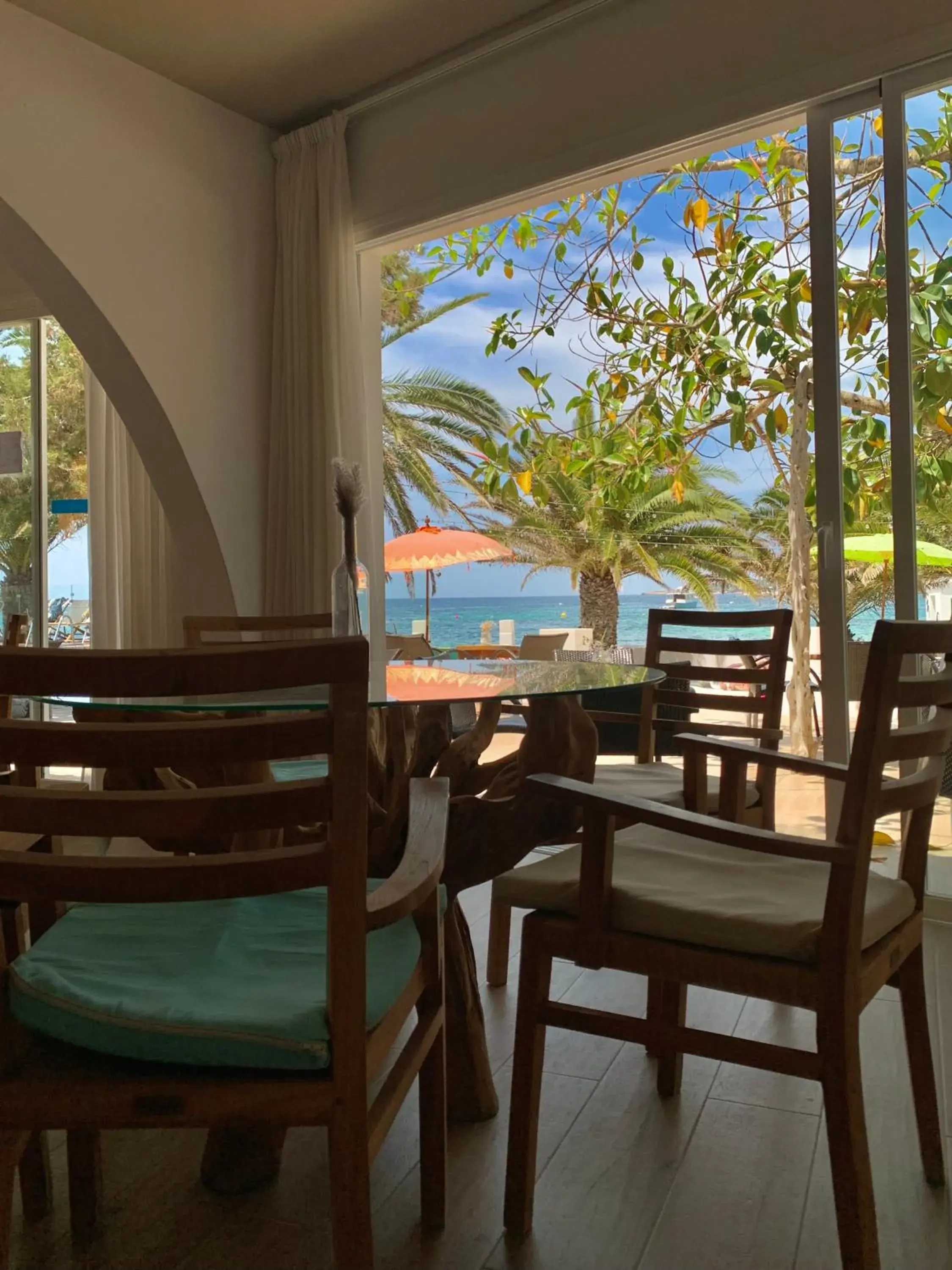 Restaurant/places to eat in Hotel Tagomago Restaurant/places to eat in Hotel Tagomago