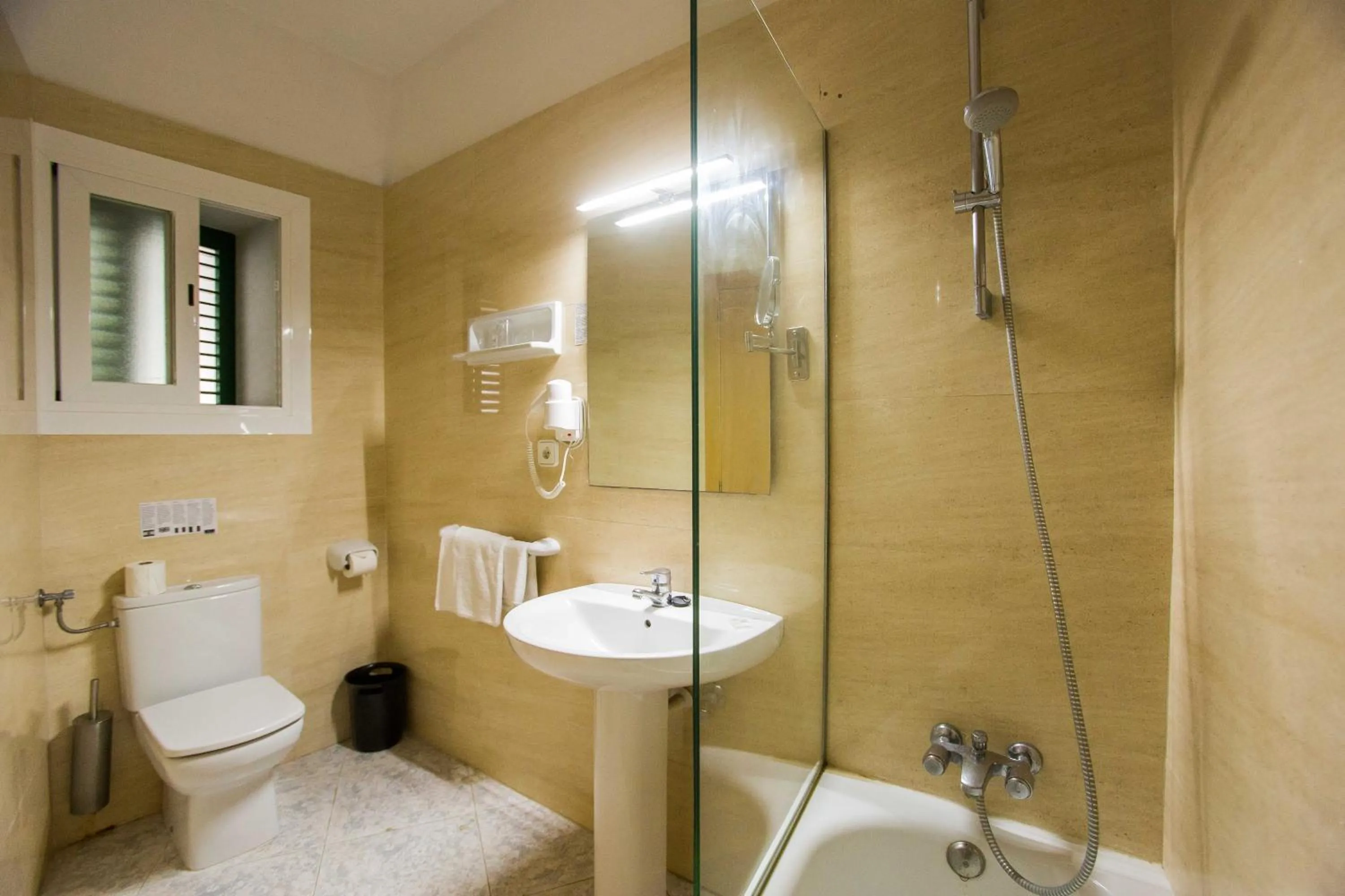 Shower in Hotel Tagomago