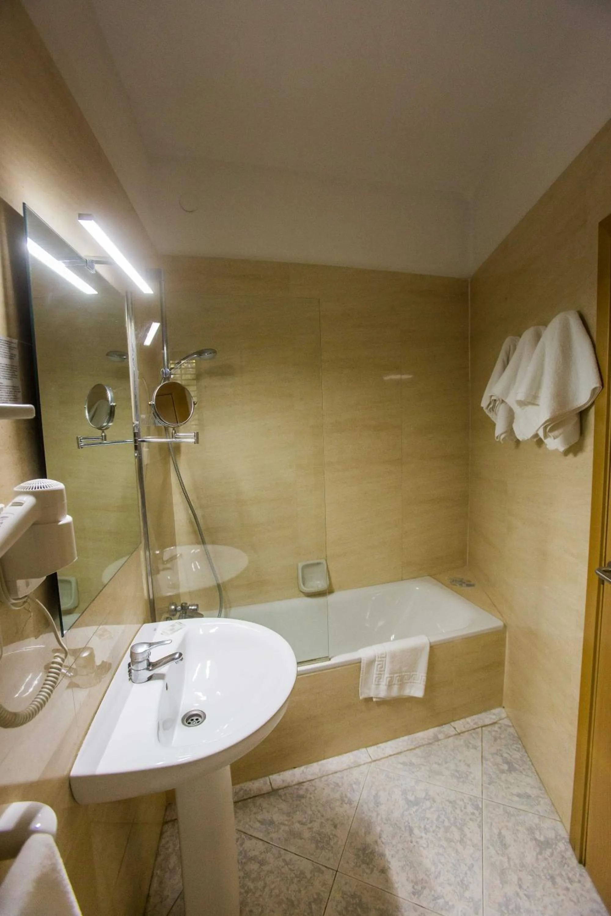 Shower in Hotel Tagomago