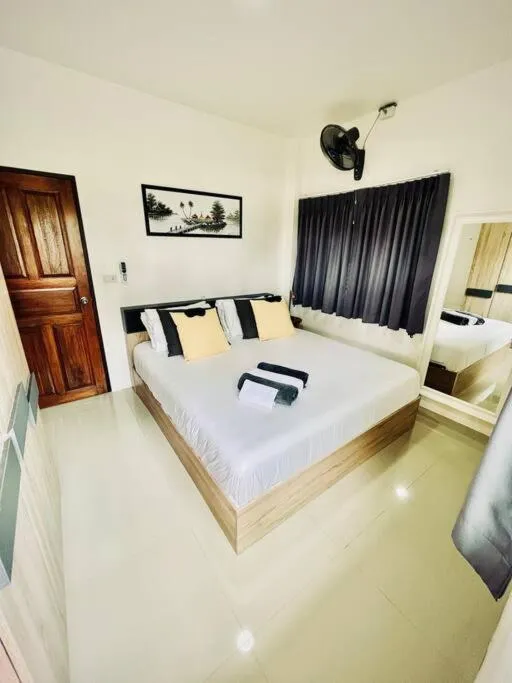 Bed in Holiday house near Lamai with swimming pool. 2 bedrooms