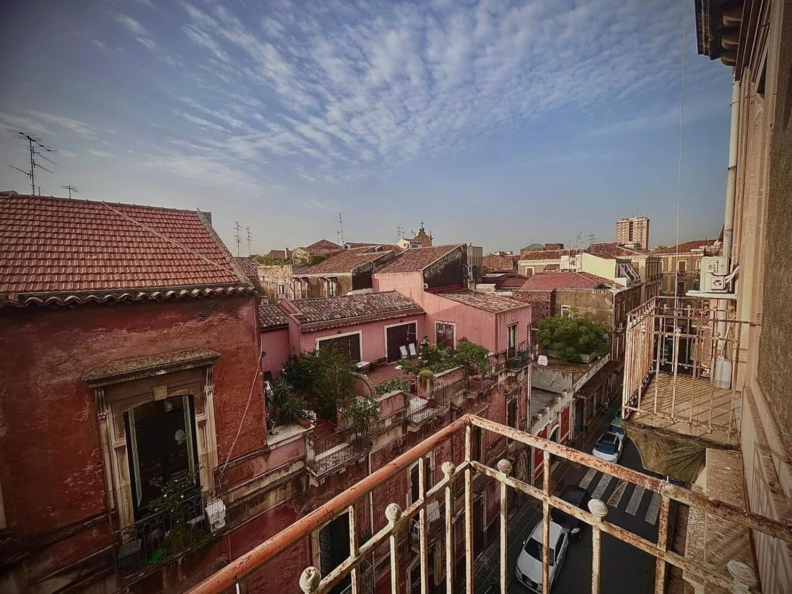 Tra l'Etna e il mare via Oberdan