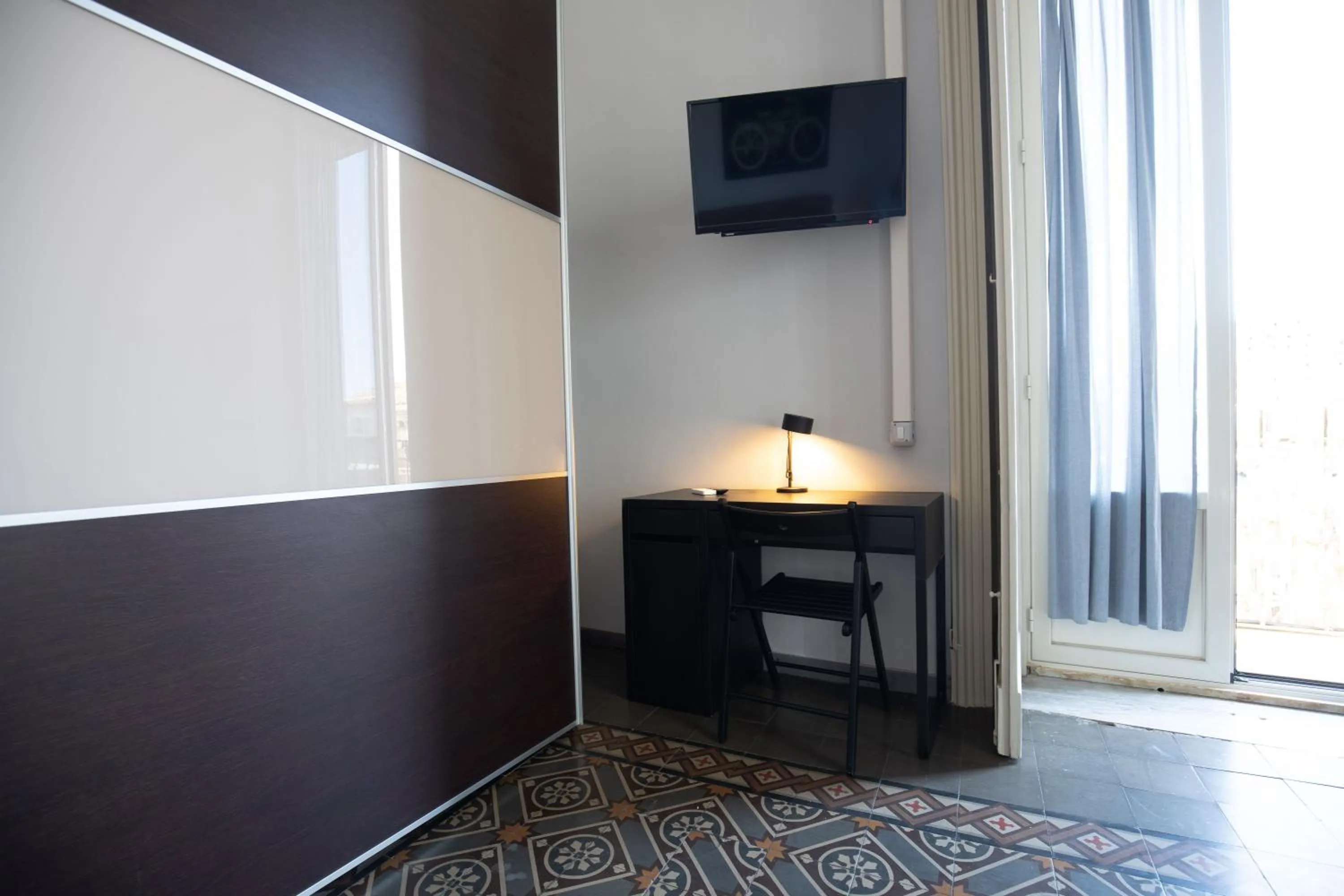 Tra l'Etna e il mare via Oberdan