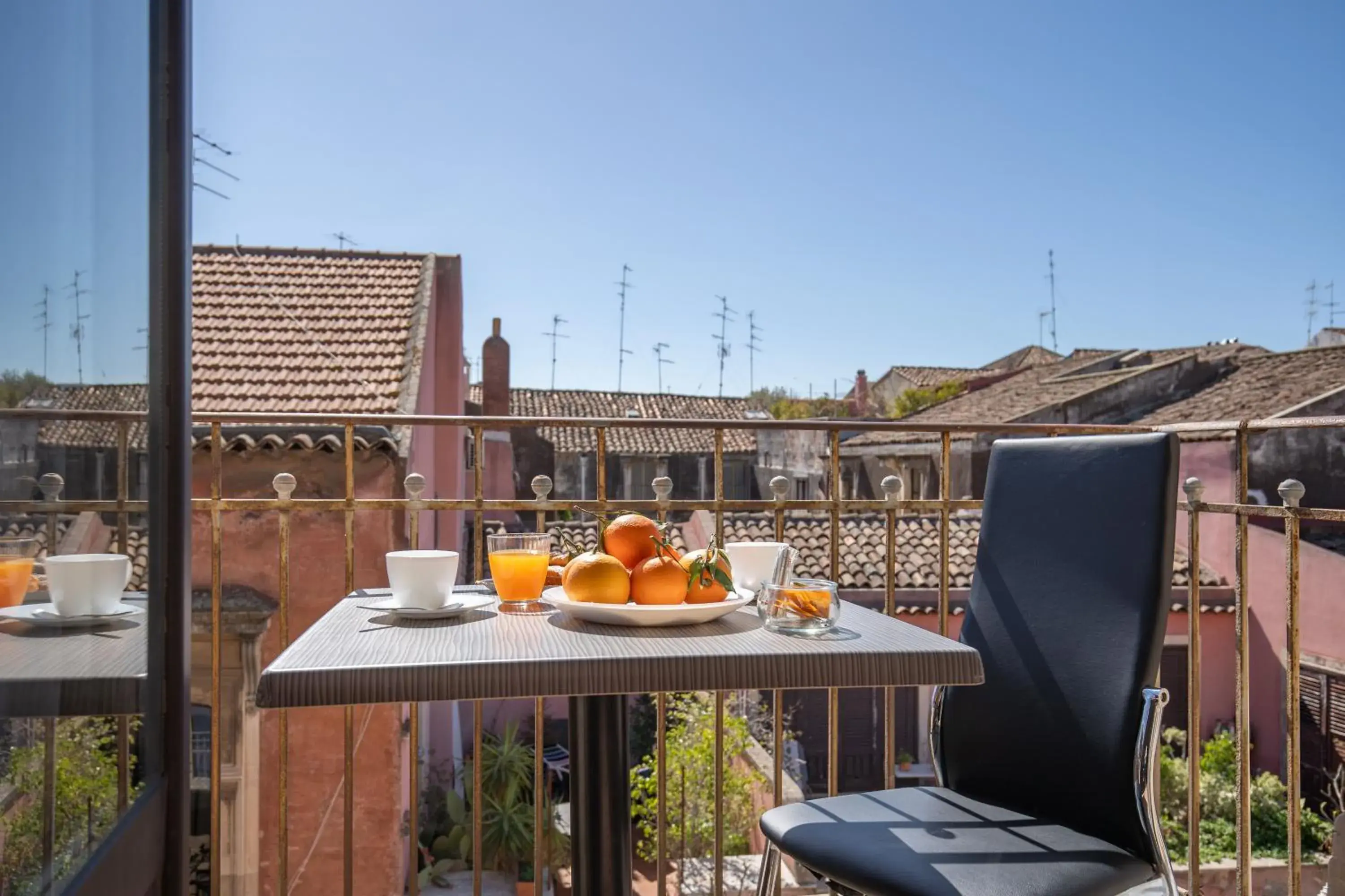 Deluxe Double Room with Private Bathroom in Tra l'Etna e il mare via Oberdan Deluxe Double Room with Private Bathroom in Tra l'Etna e il mare via Oberdan