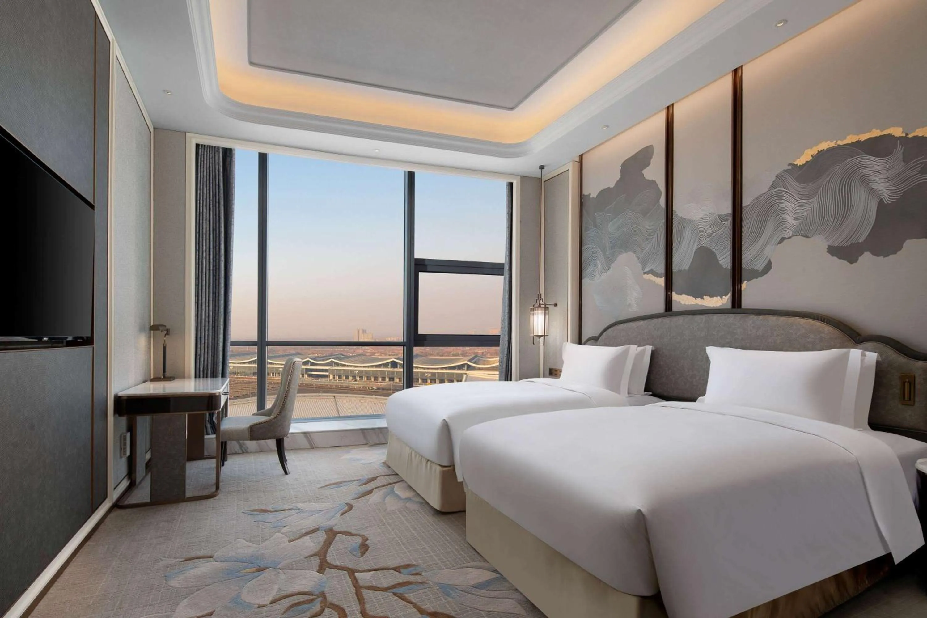 Photo of the whole room, Bed in Wyndham Grand Shanxi Xiaohe Xincheng