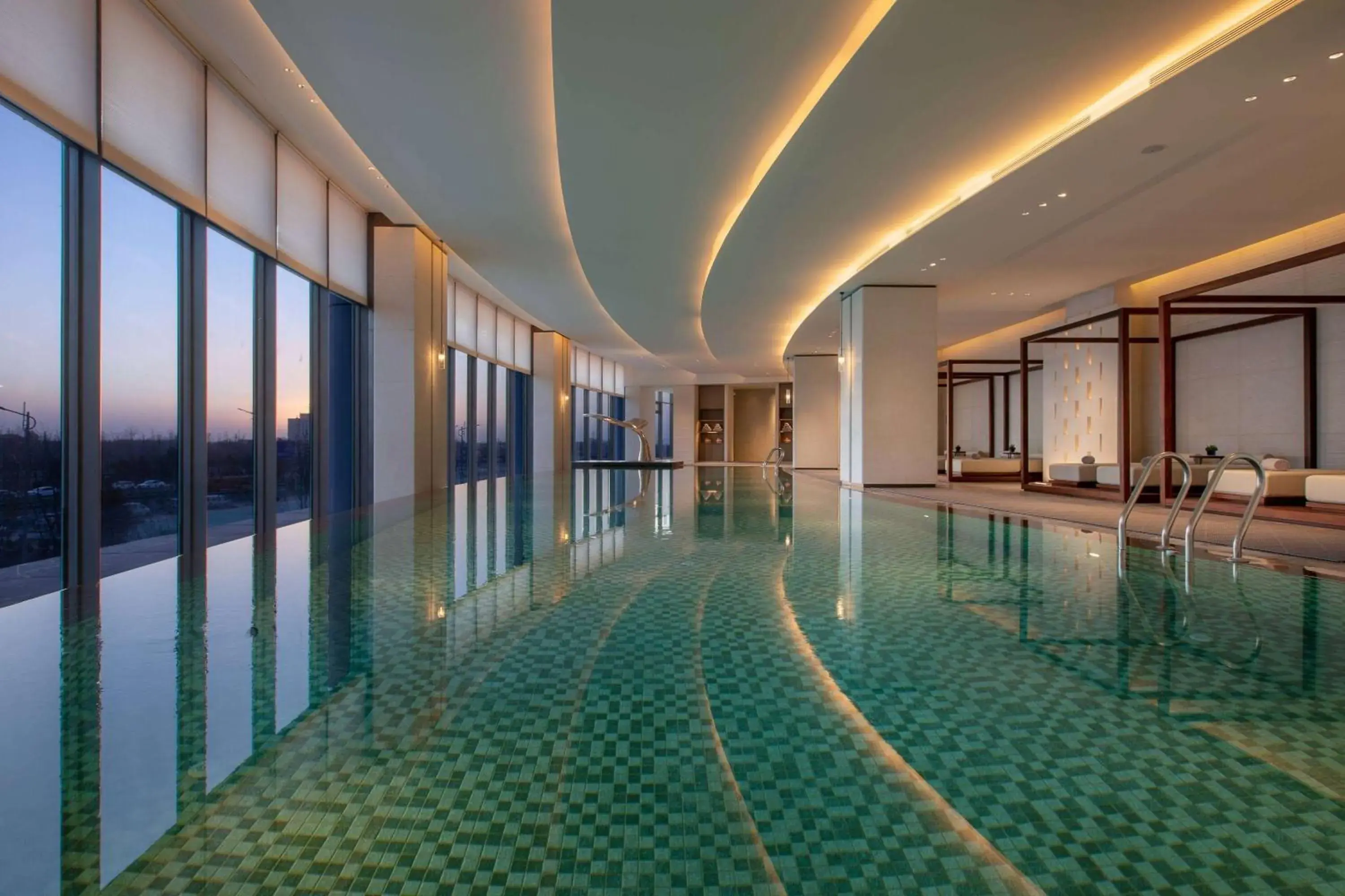 Swimming pool in Wyndham Grand Shanxi Xiaohe Xincheng Swimming pool in Wyndham Grand Shanxi Xiaohe Xincheng