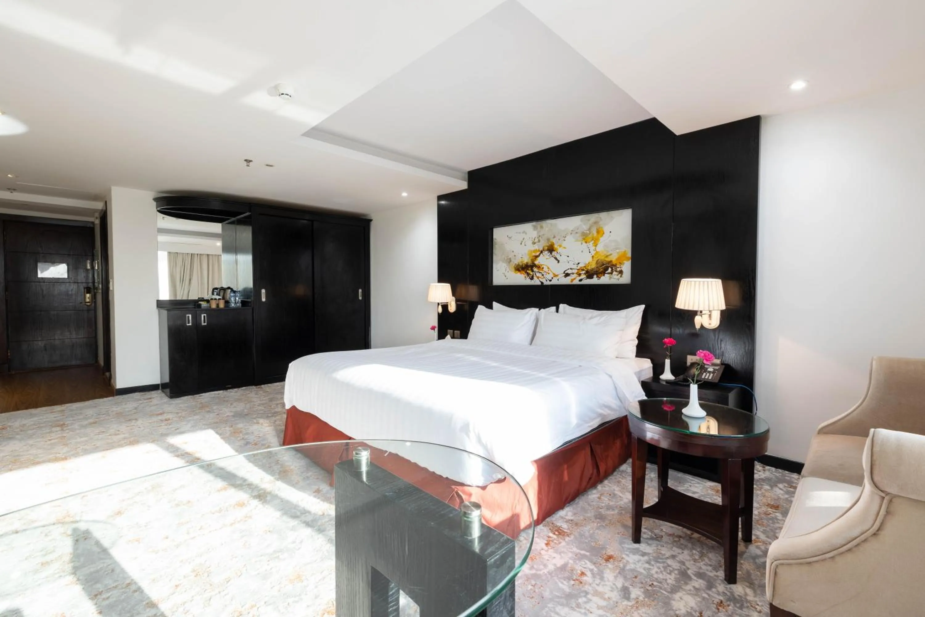 Bedroom, Bed in Mira Business Hotel