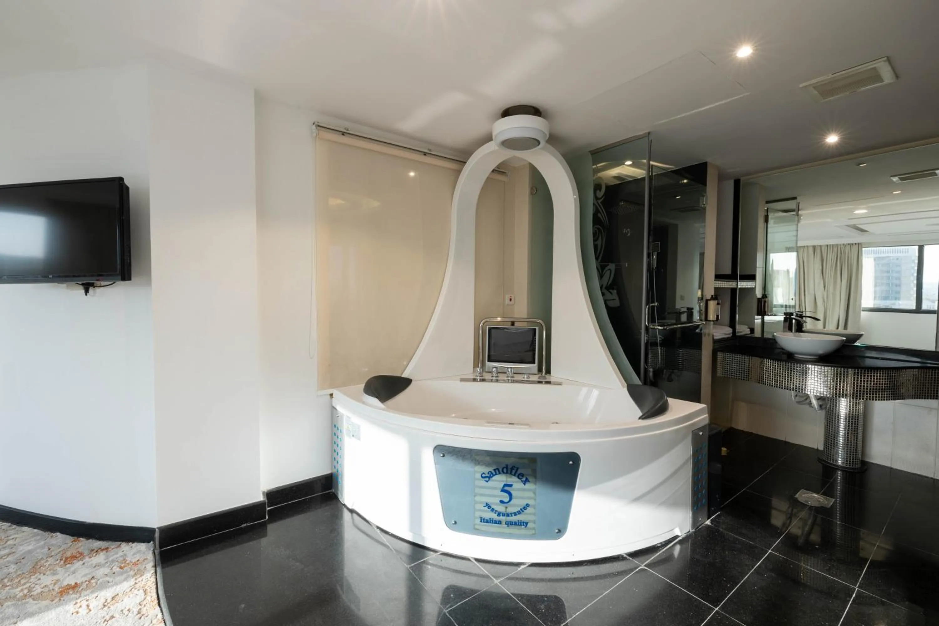 Bath in Mira Business Hotel