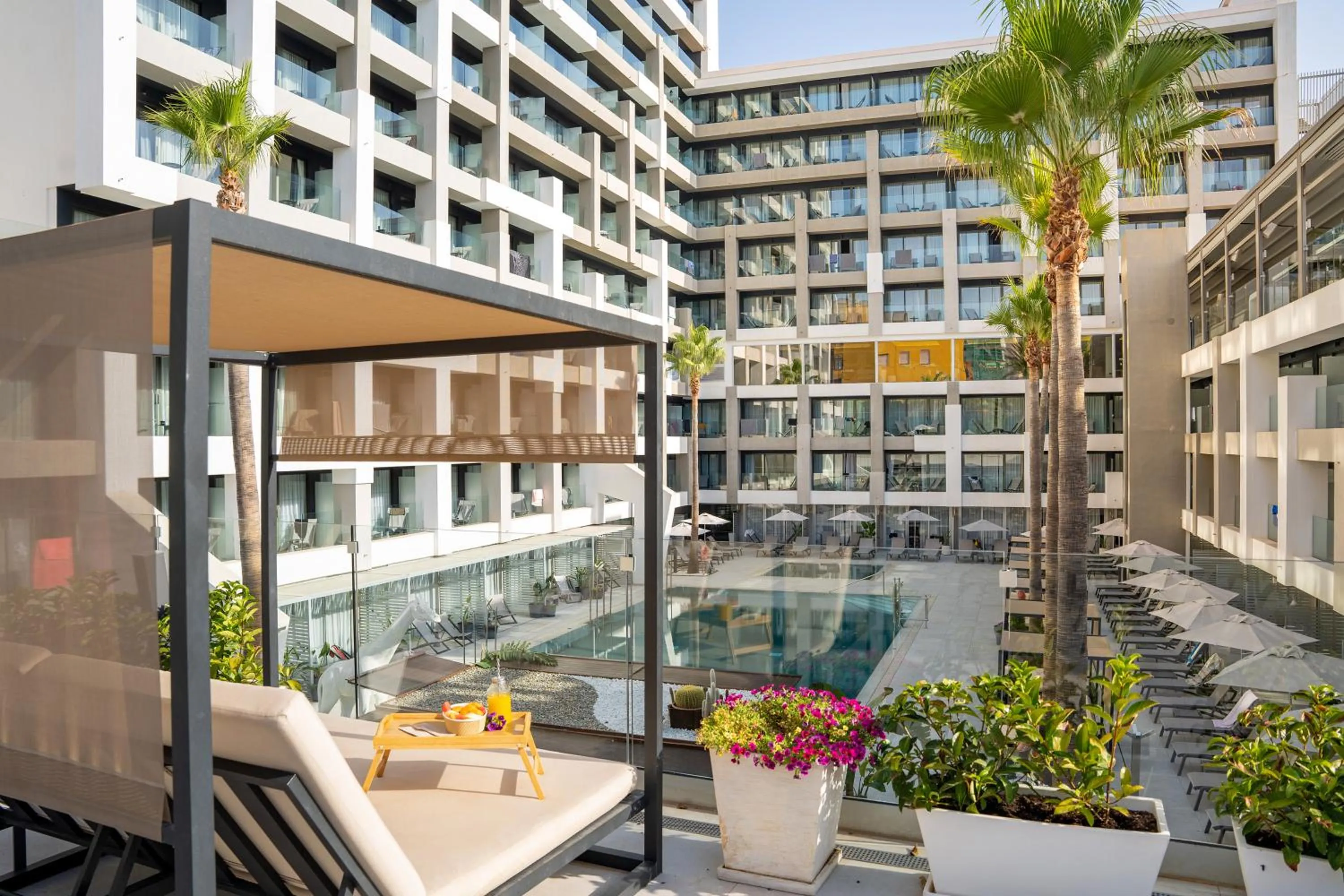 Property building in INNSiDE by Meliá Palma Bosque