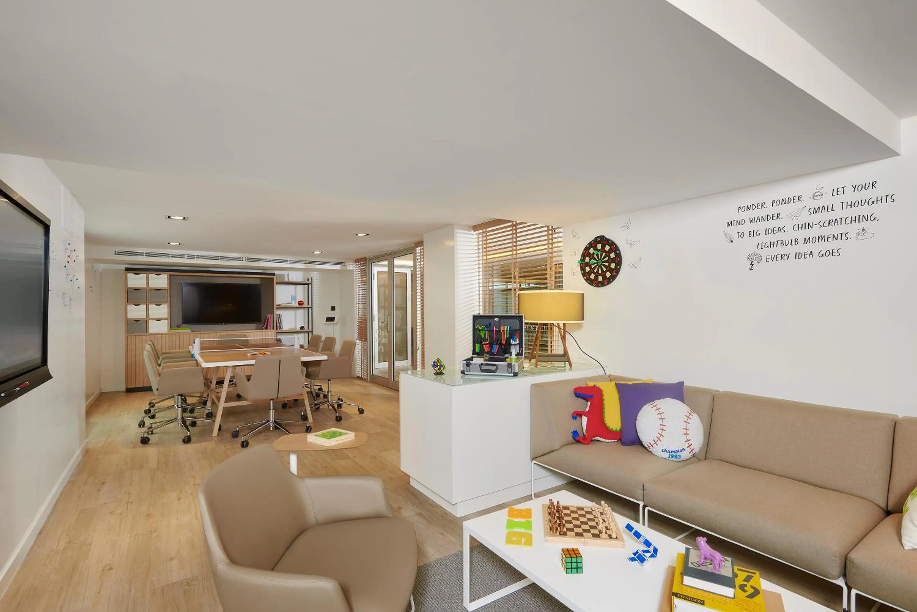 Meeting/conference room in INNSiDE by Meliá Palma Bosque