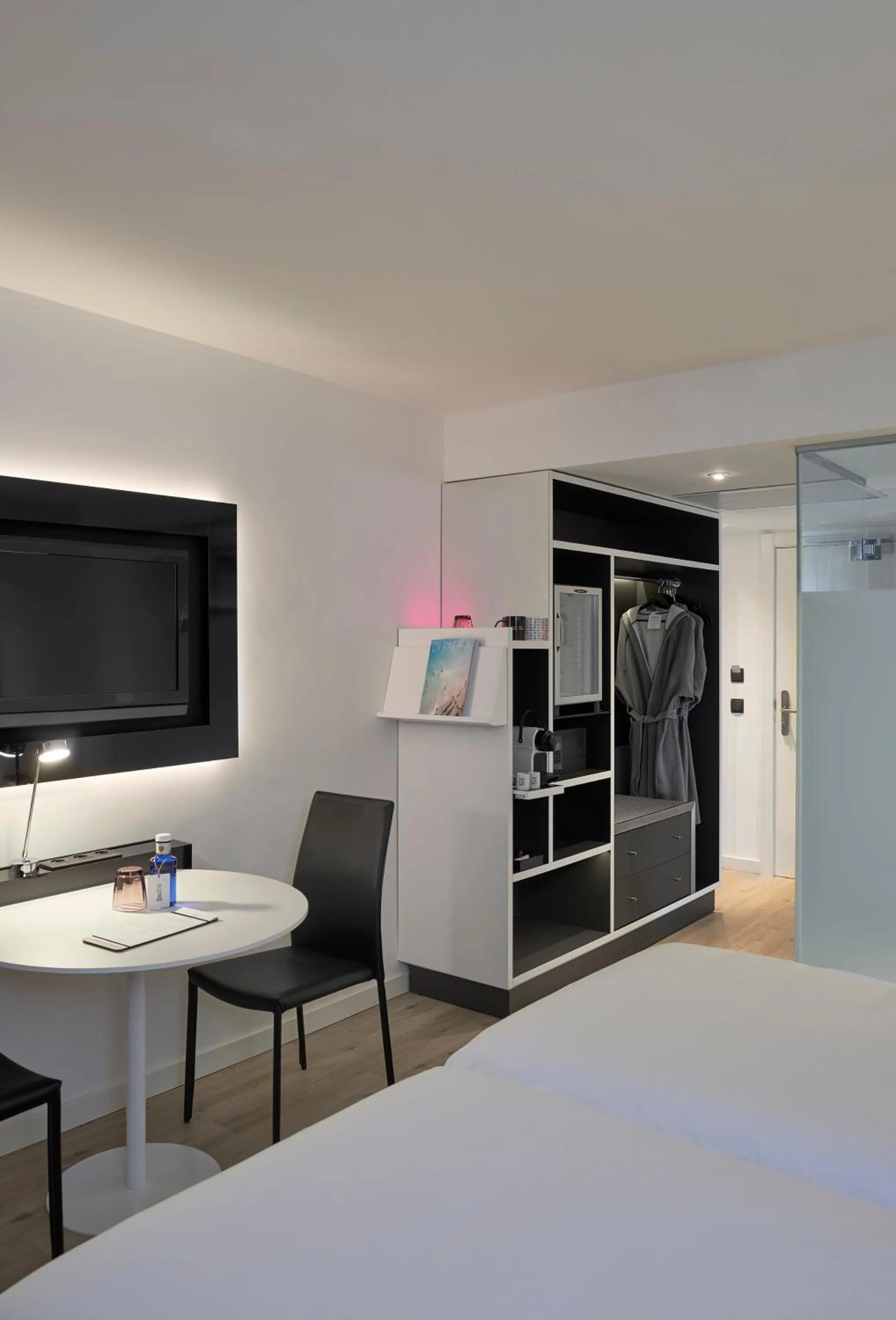 Bed in INNSiDE by Meliá Palma Bosque