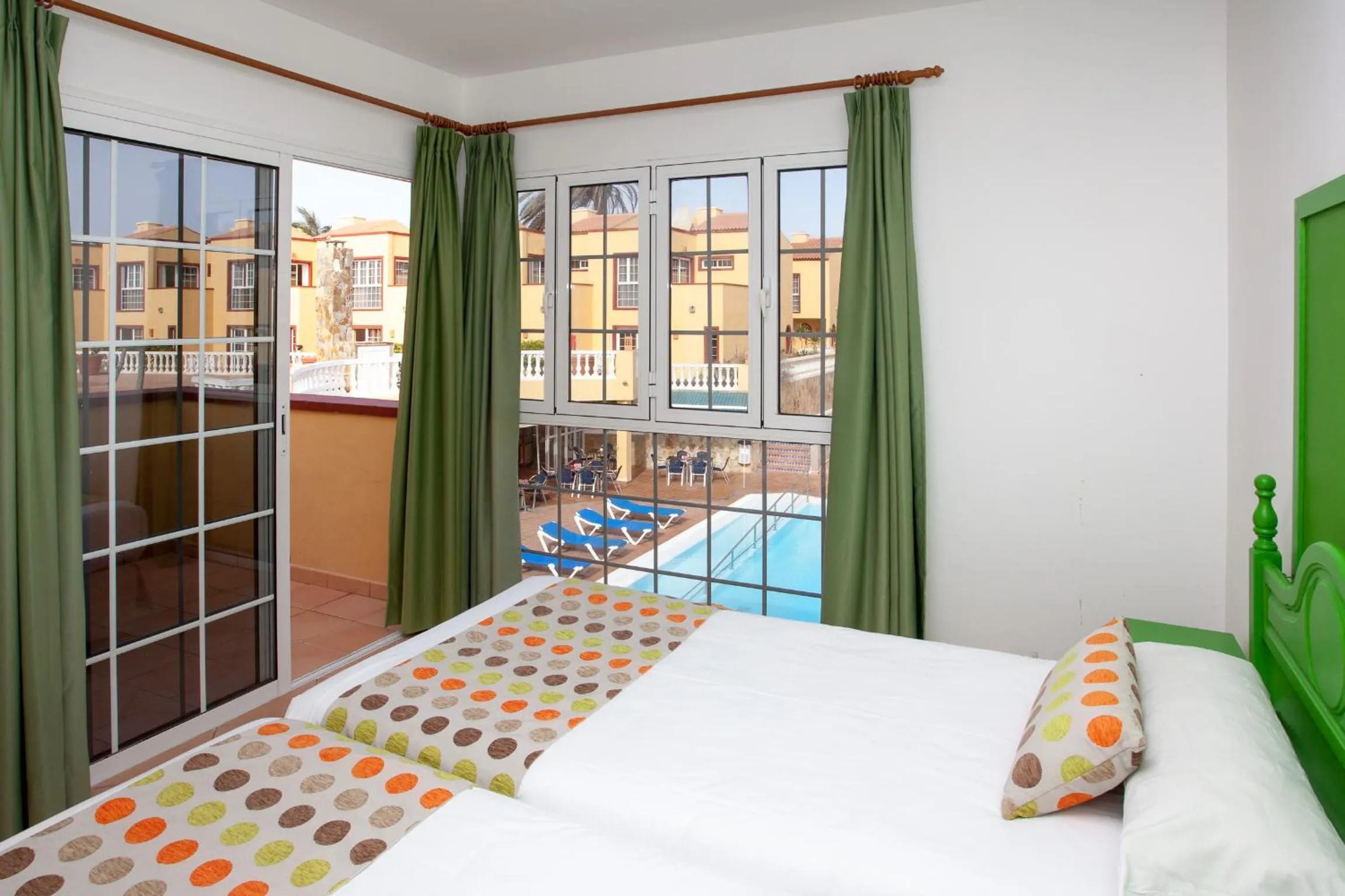 Bedroom, Bed in Apartamentos Maxorata Beach