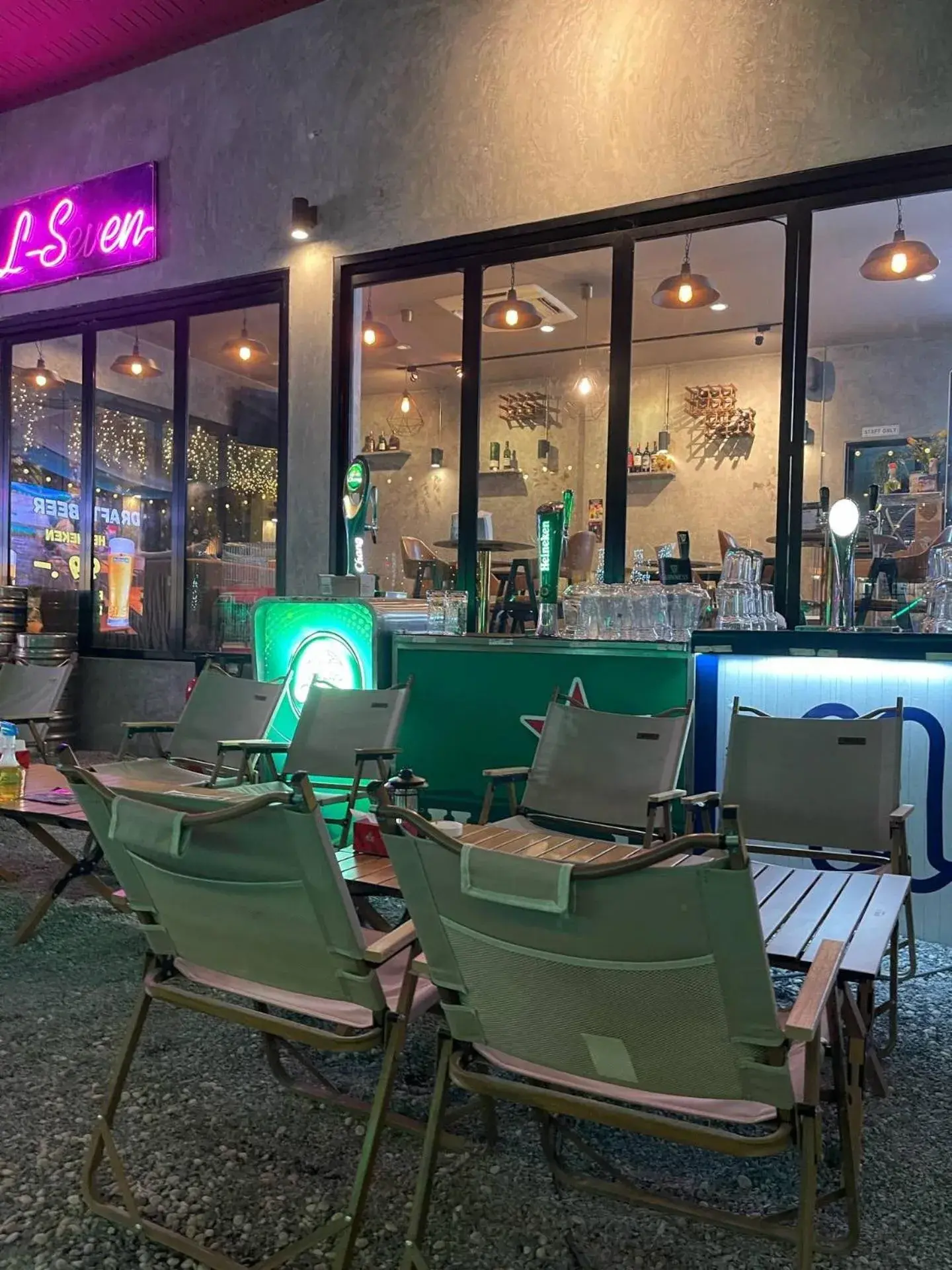 Restaurant/places to eat in S.M. GRANDE RESIDENCE Restaurant/places to eat in S.M. GRANDE RESIDENCE