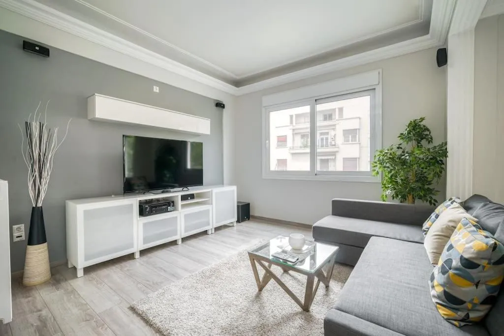 Charming Contemporary 2 bedroom apartment