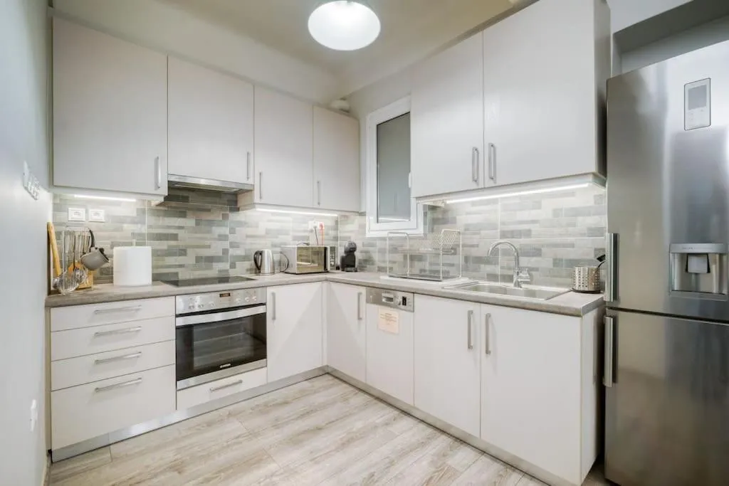 Charming Contemporary 2 bedroom apartment