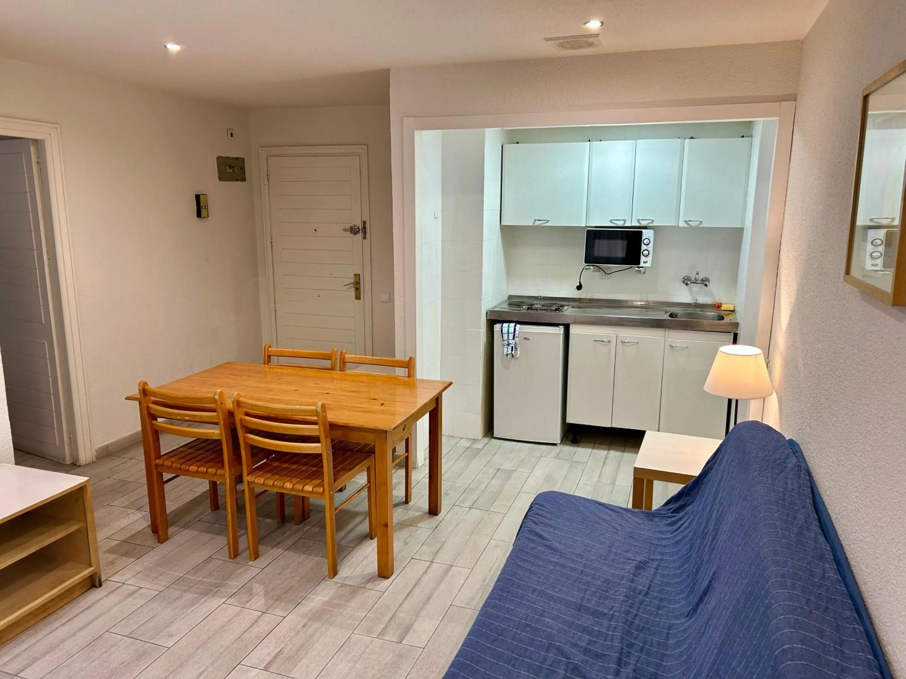 Kitchen or kitchenette in Apartamentos Goya 75