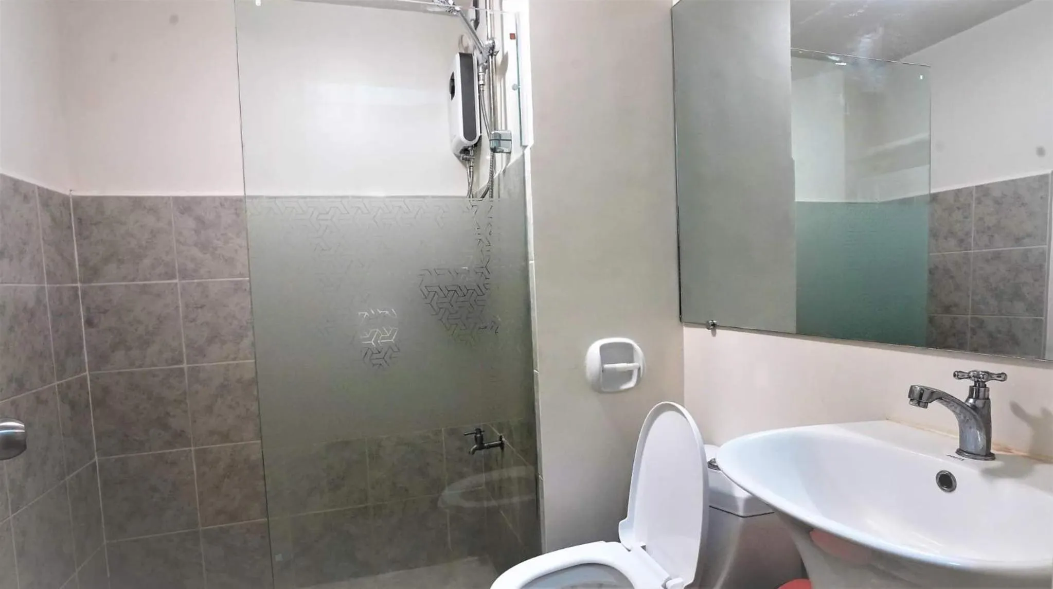 Relaxing Studio five in Bacolod across Ayala Mall