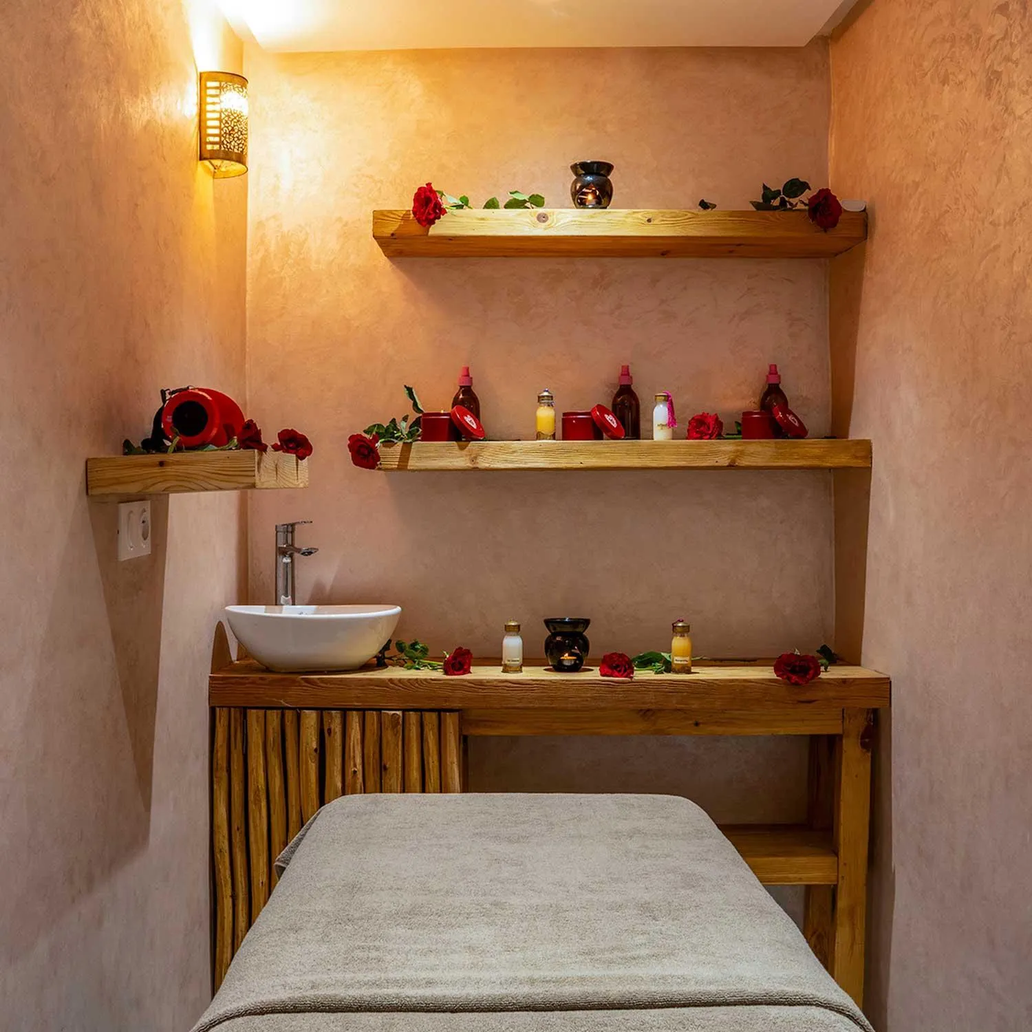 Massage in MAISON SOLANEOS