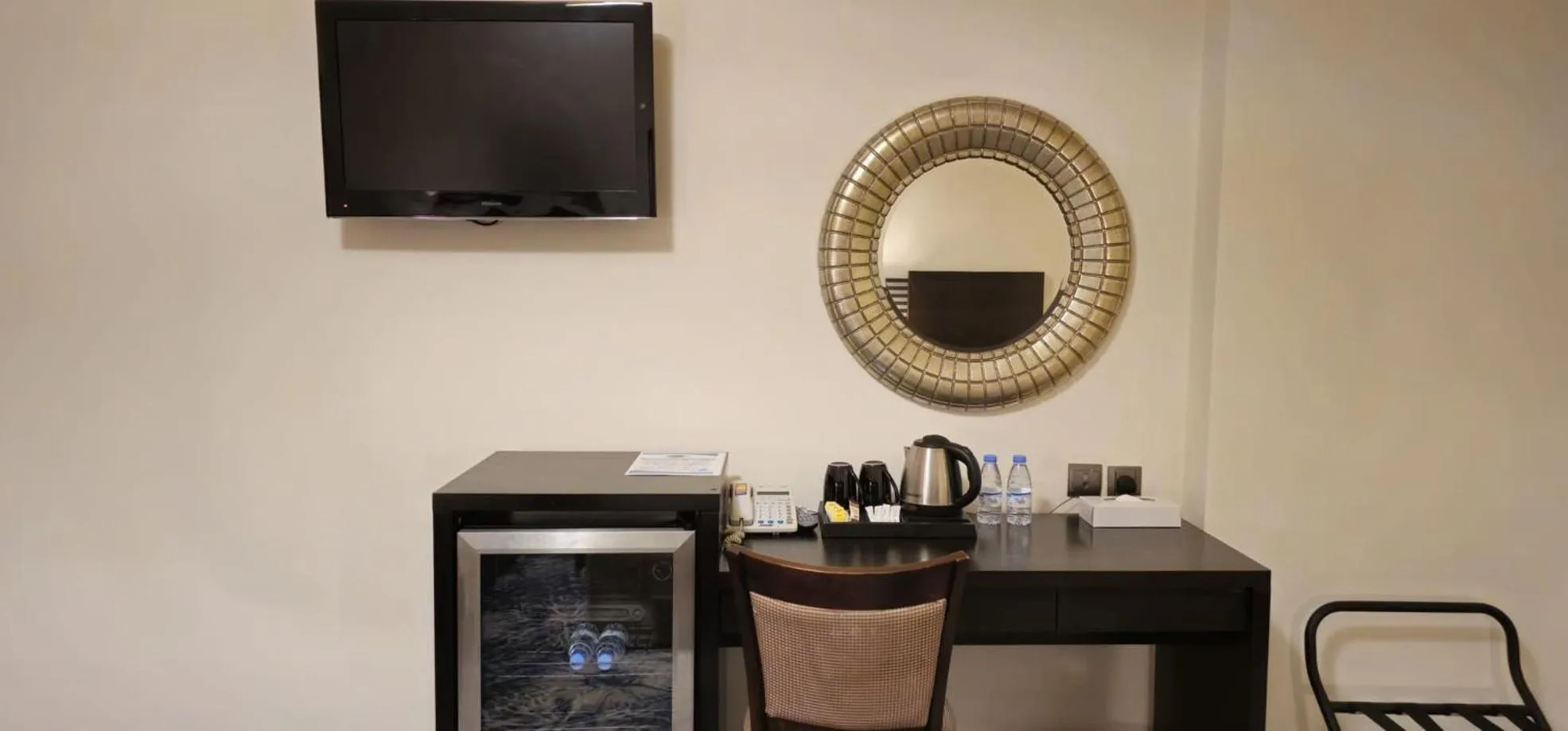 minibar in Al Hidayah Towers Hotel