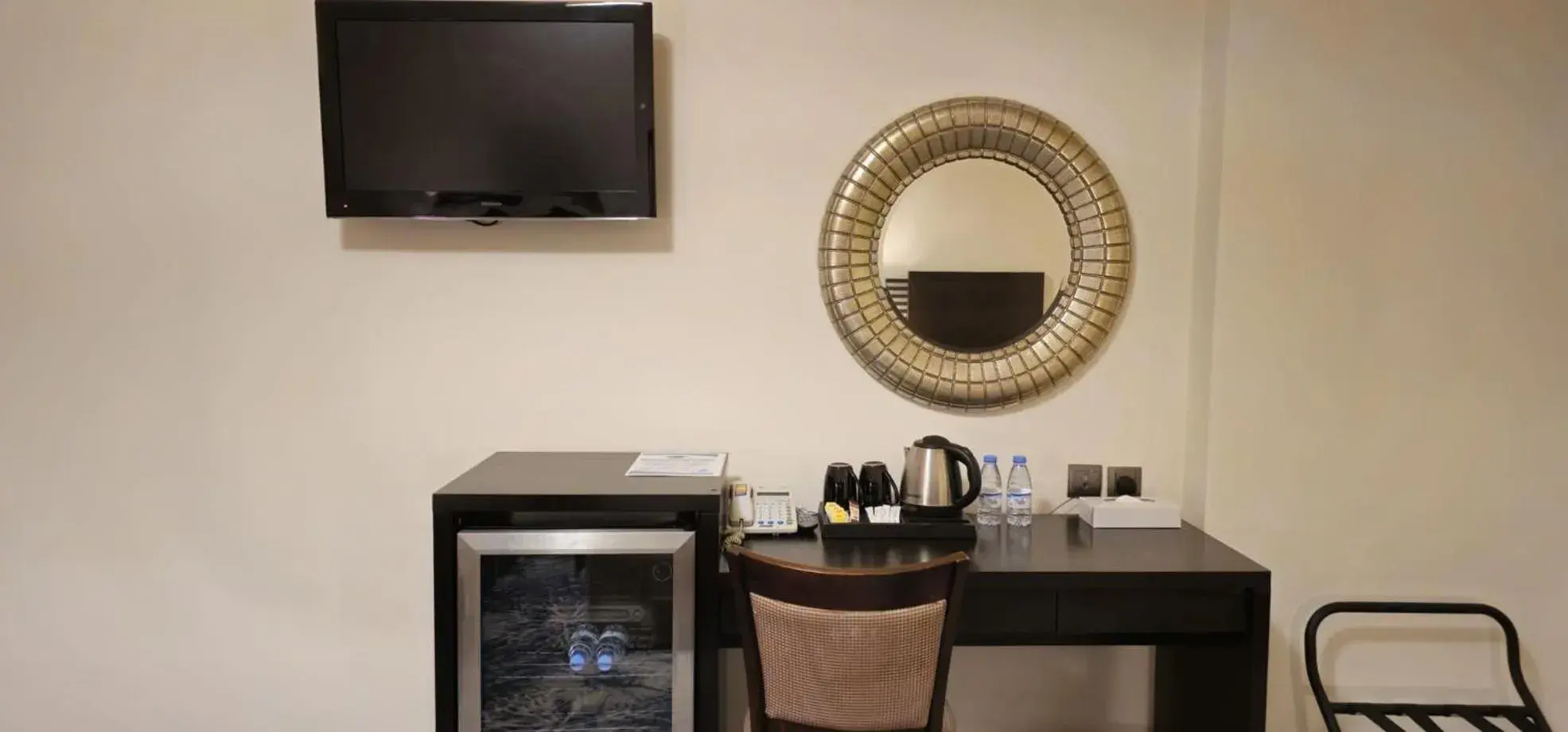 Deluxe Twin Room in Al Hidayah Towers Hotel Deluxe Twin Room in Al Hidayah Towers Hotel