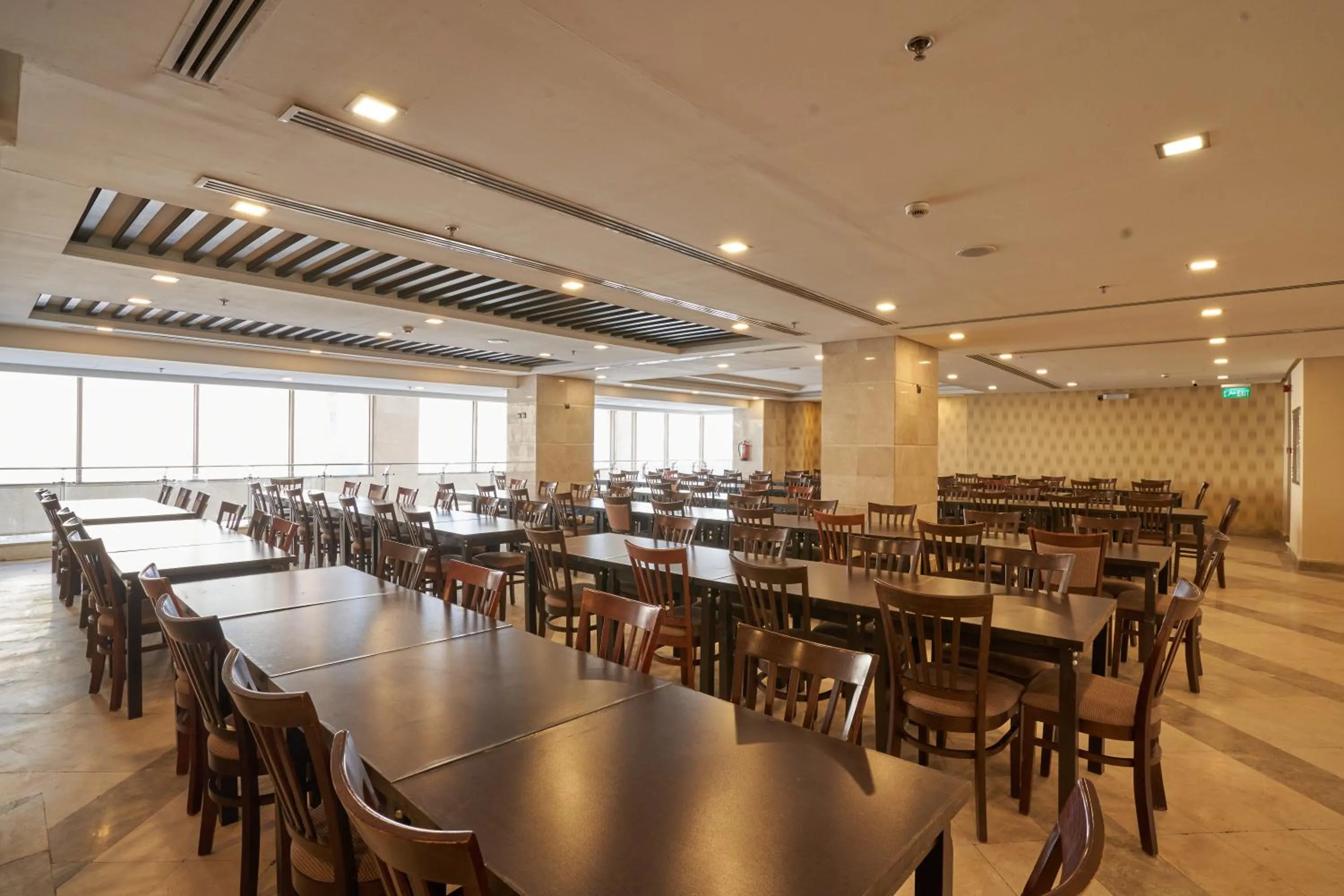 Restaurant/places to eat in Al Hidayah Towers Hotel