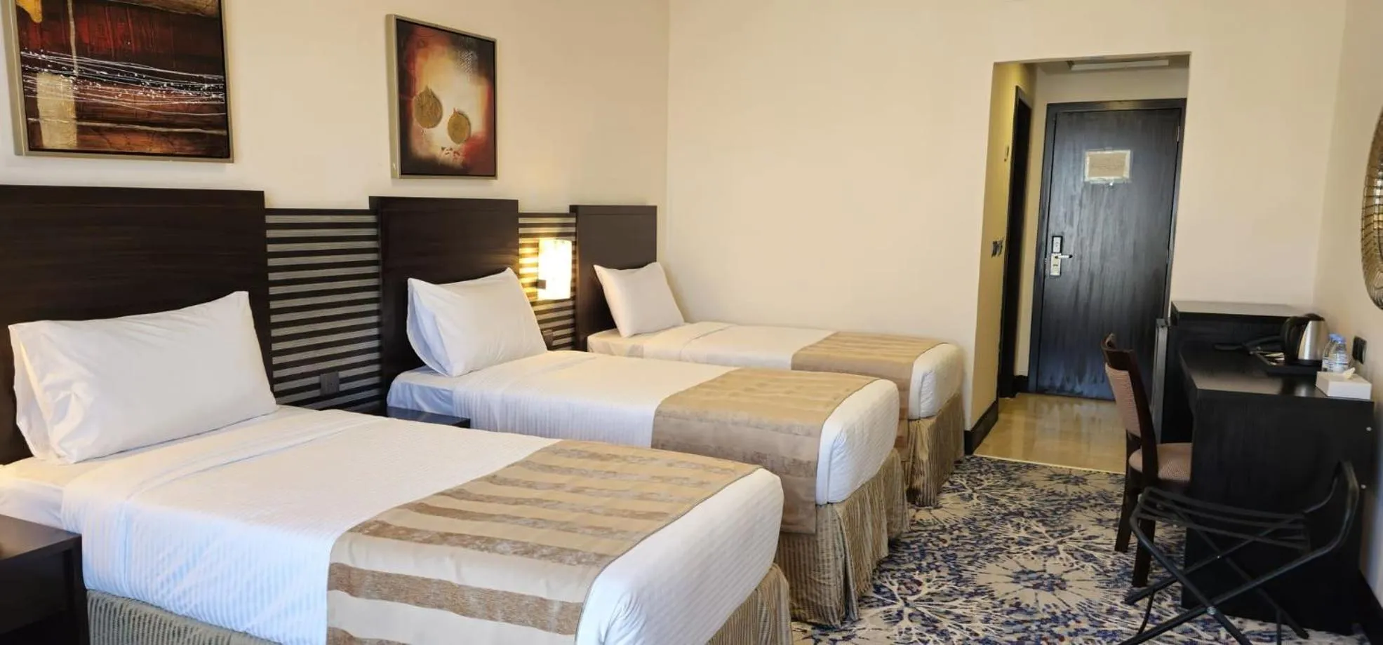 Bed in Al Hidayah Towers Hotel