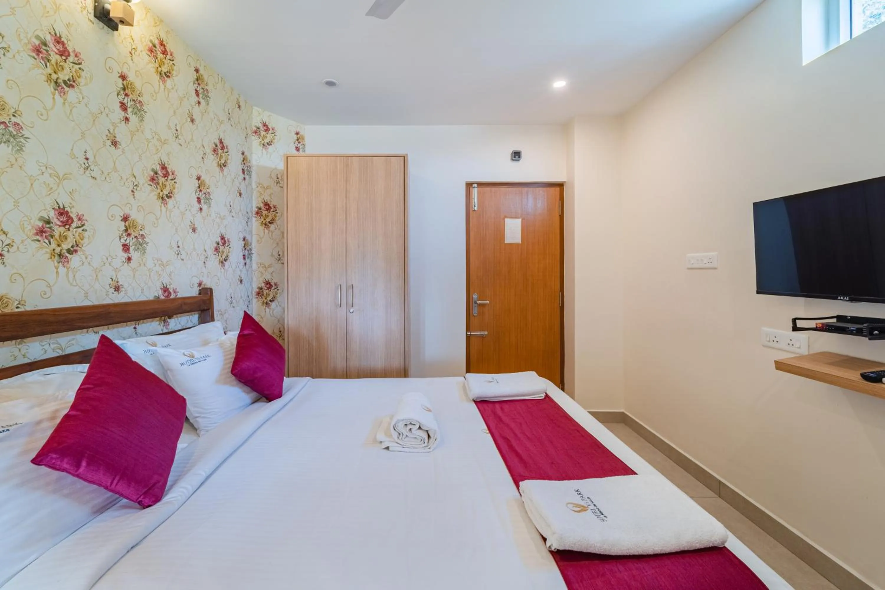 Photo of the whole room, Bed in Hotel Vi Park - City Centre