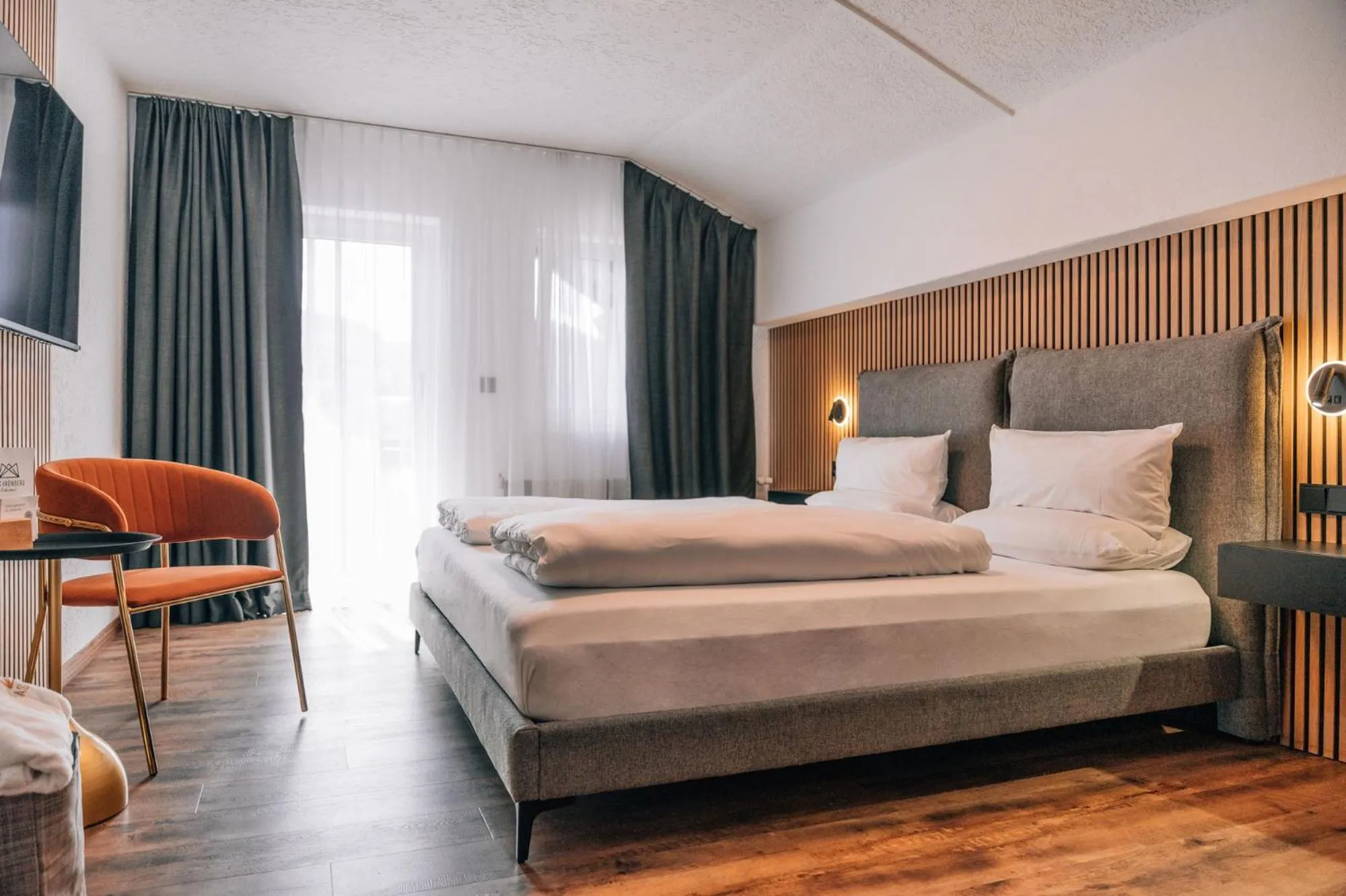 Photo of the whole room, Bed in Das Kronberg Hotel - Adults Only - inkl Soft- und Heißgetränkeflat