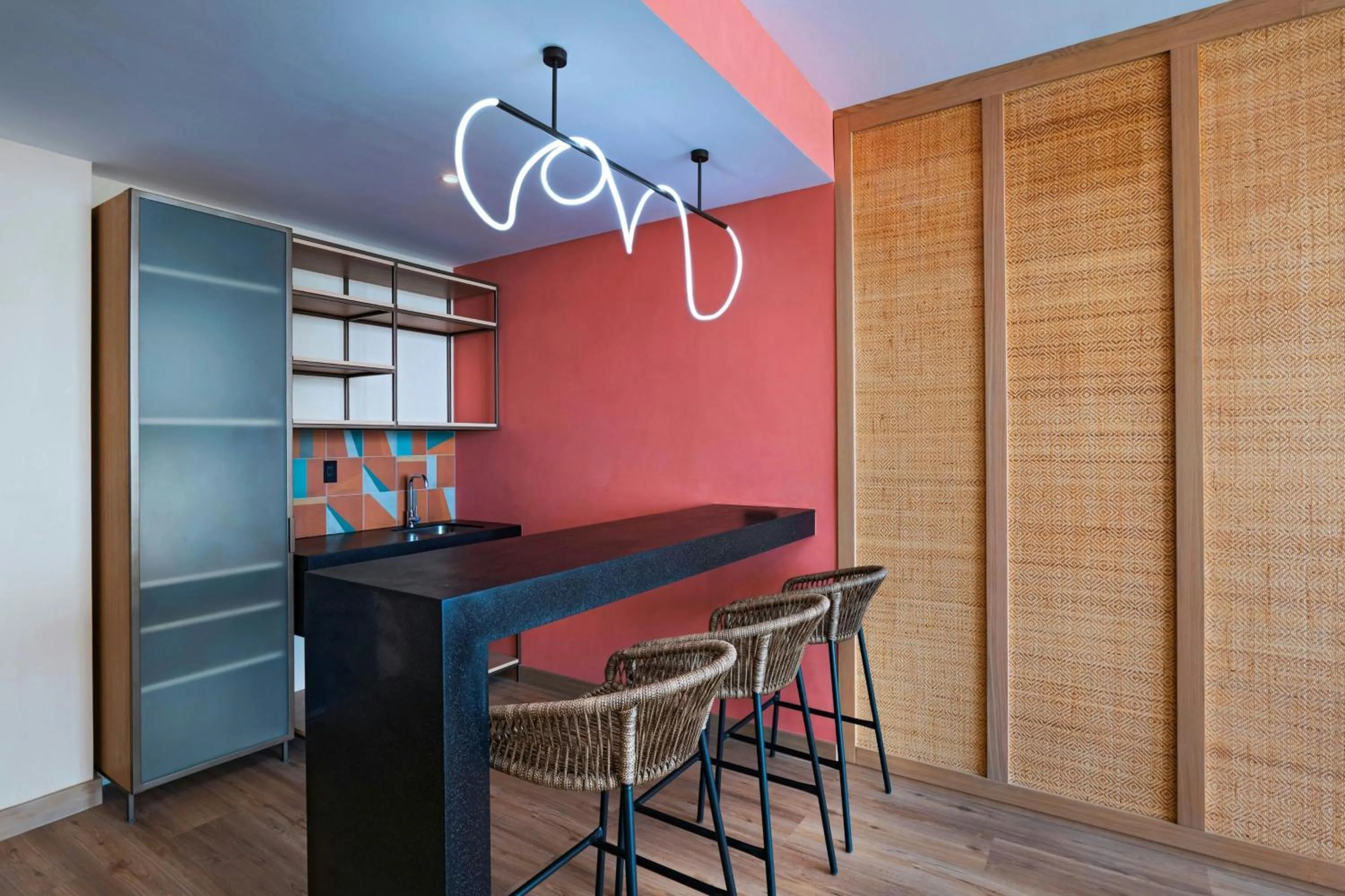 Lounge or bar in Aloft Playa del Carmen