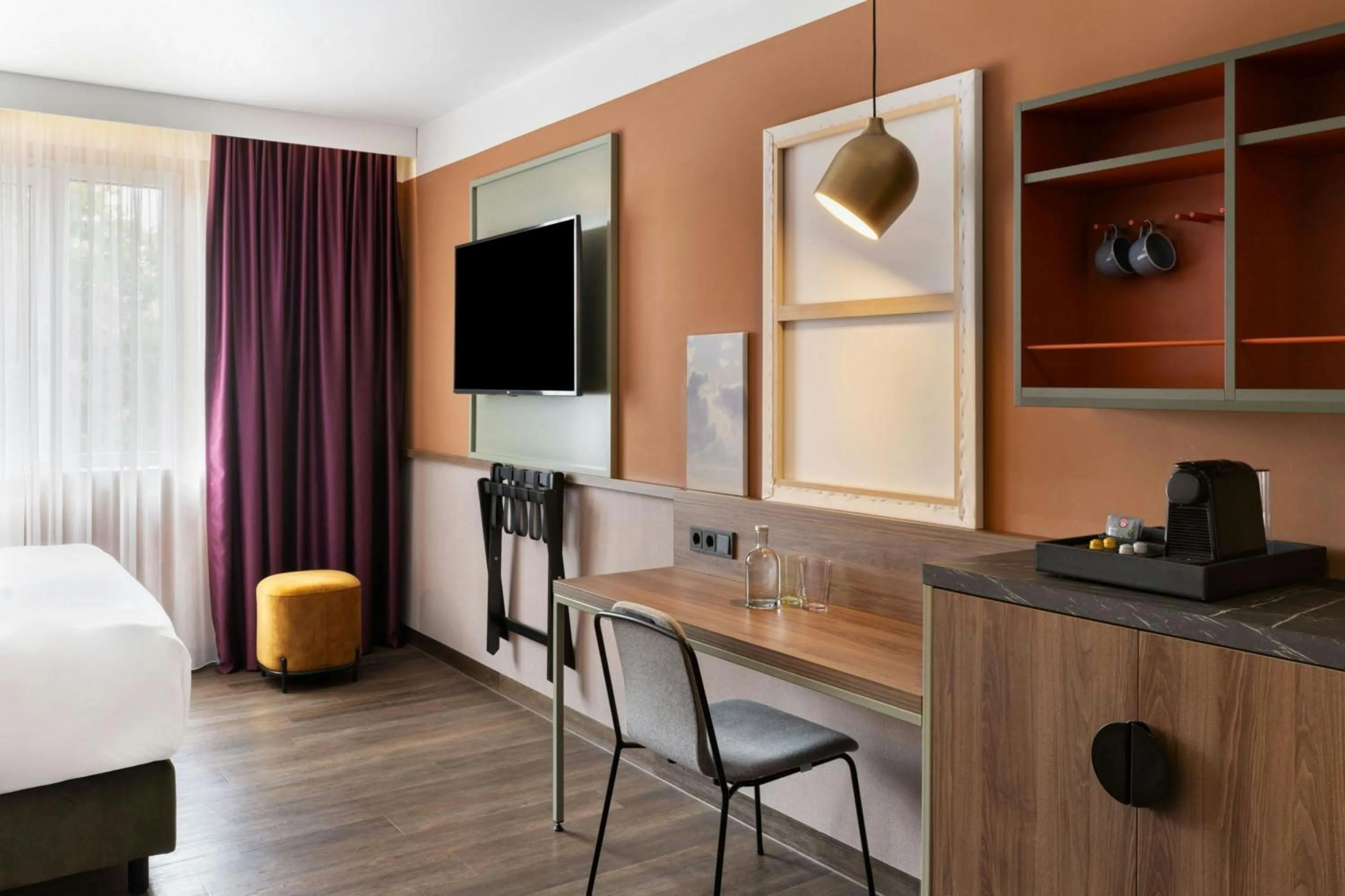 Lounge or bar, Bed in Mayburg Salzburg, a Tribute Portfolio Hotel