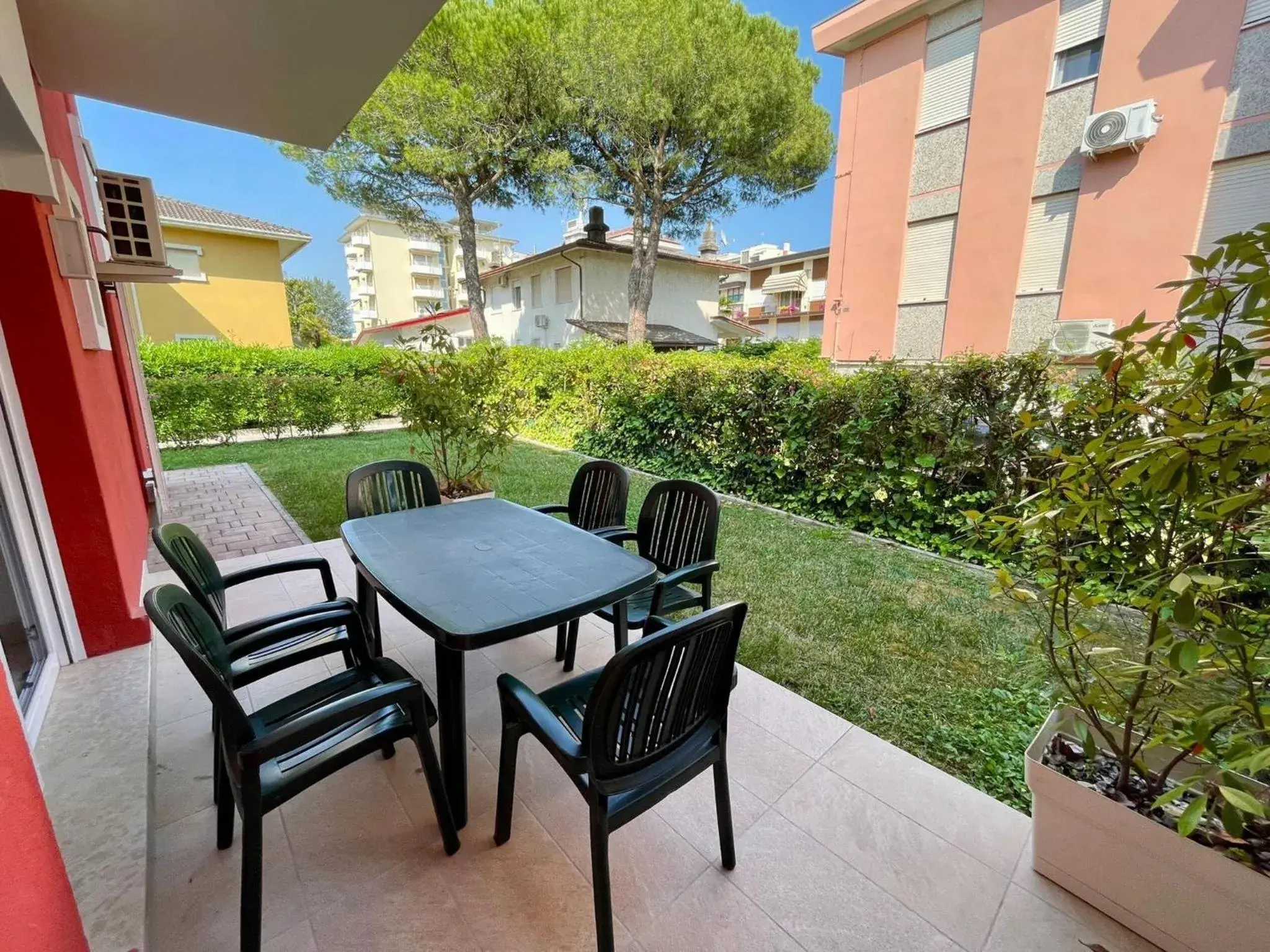 Flat with private garden by the sea Flat with private garden by the sea