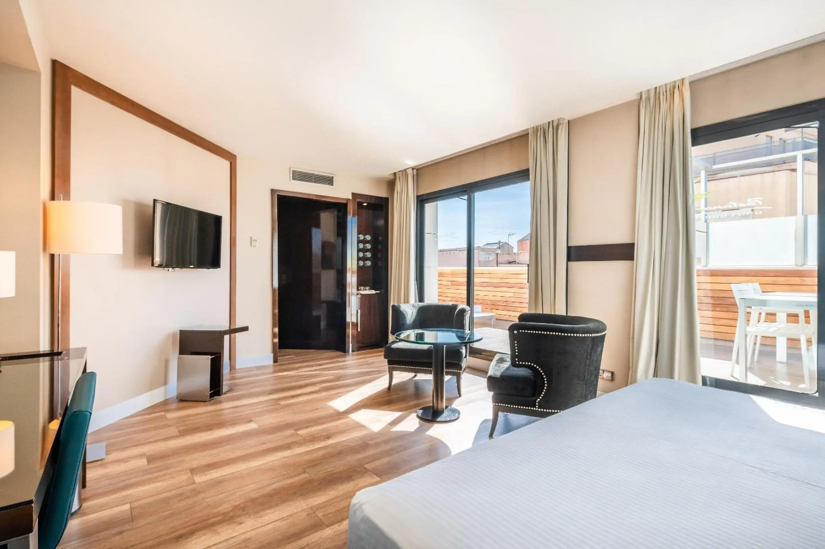 View (from property/room), Bed in Pestana Arena Barcelona View (from property/room), Bed in Pestana Arena Barcelona