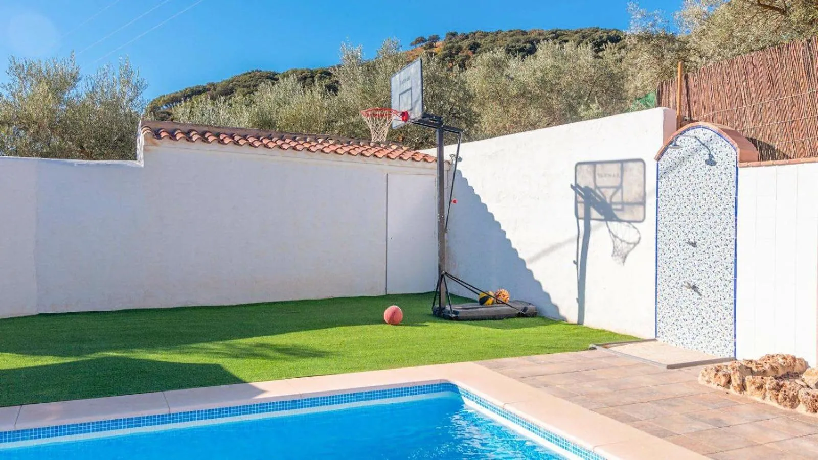 Swimming pool in Casa La Pradera Antequera by Ruralidays