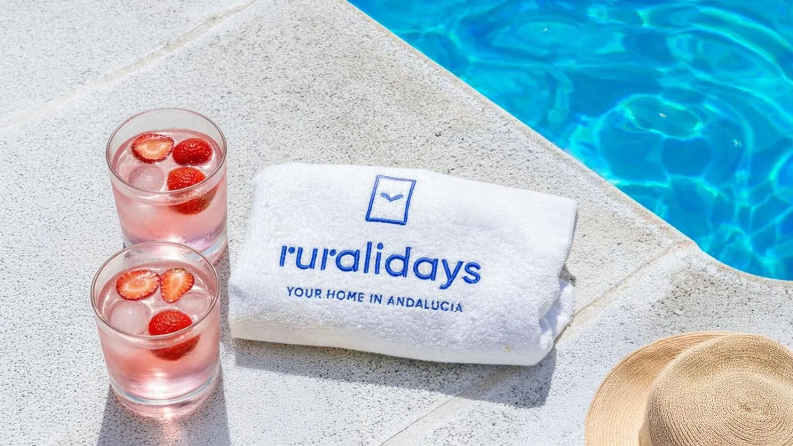 Swimming pool in Casa La Pradera Antequera by Ruralidays
