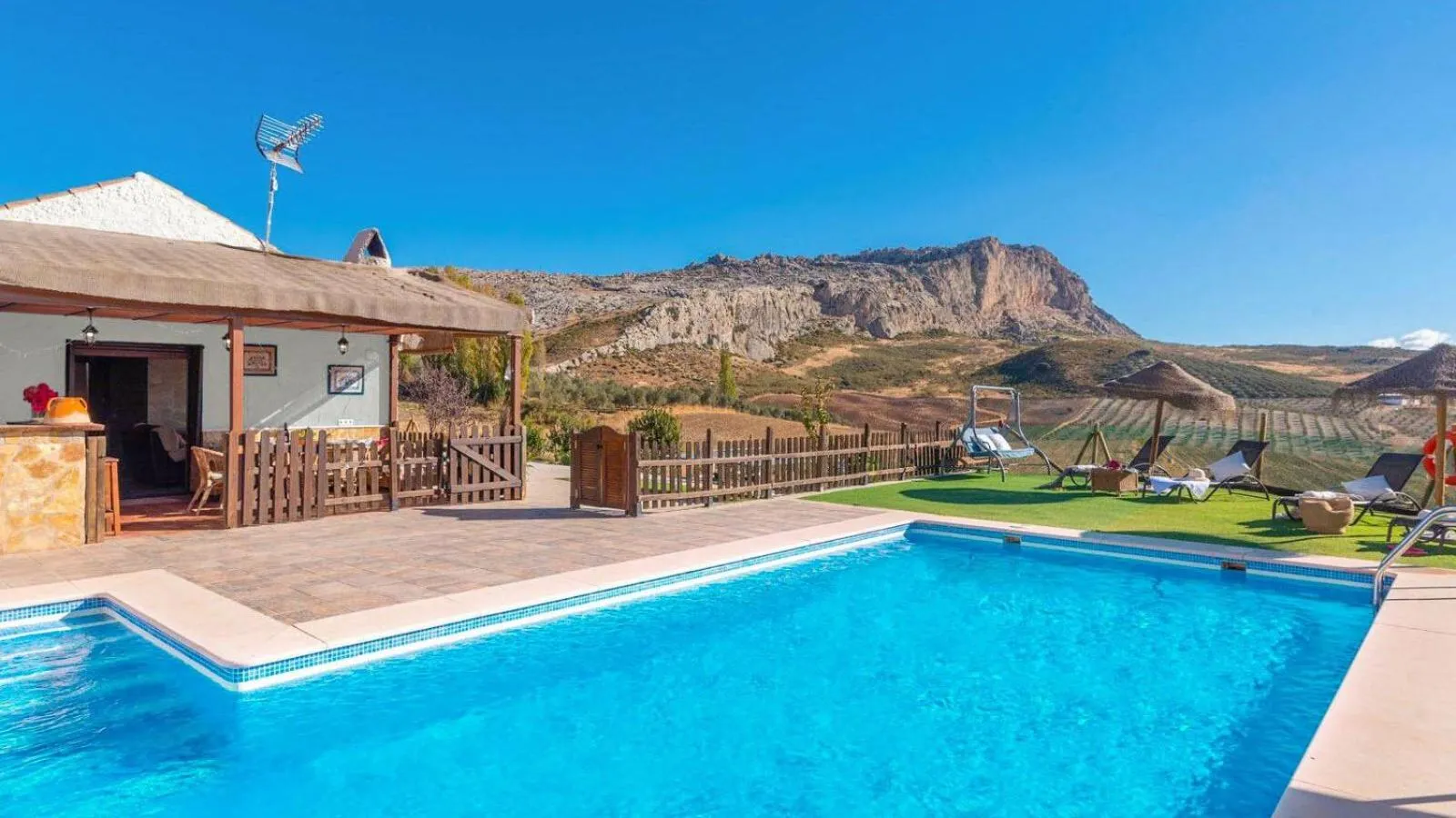 Swimming pool in Casa La Pradera Antequera by Ruralidays