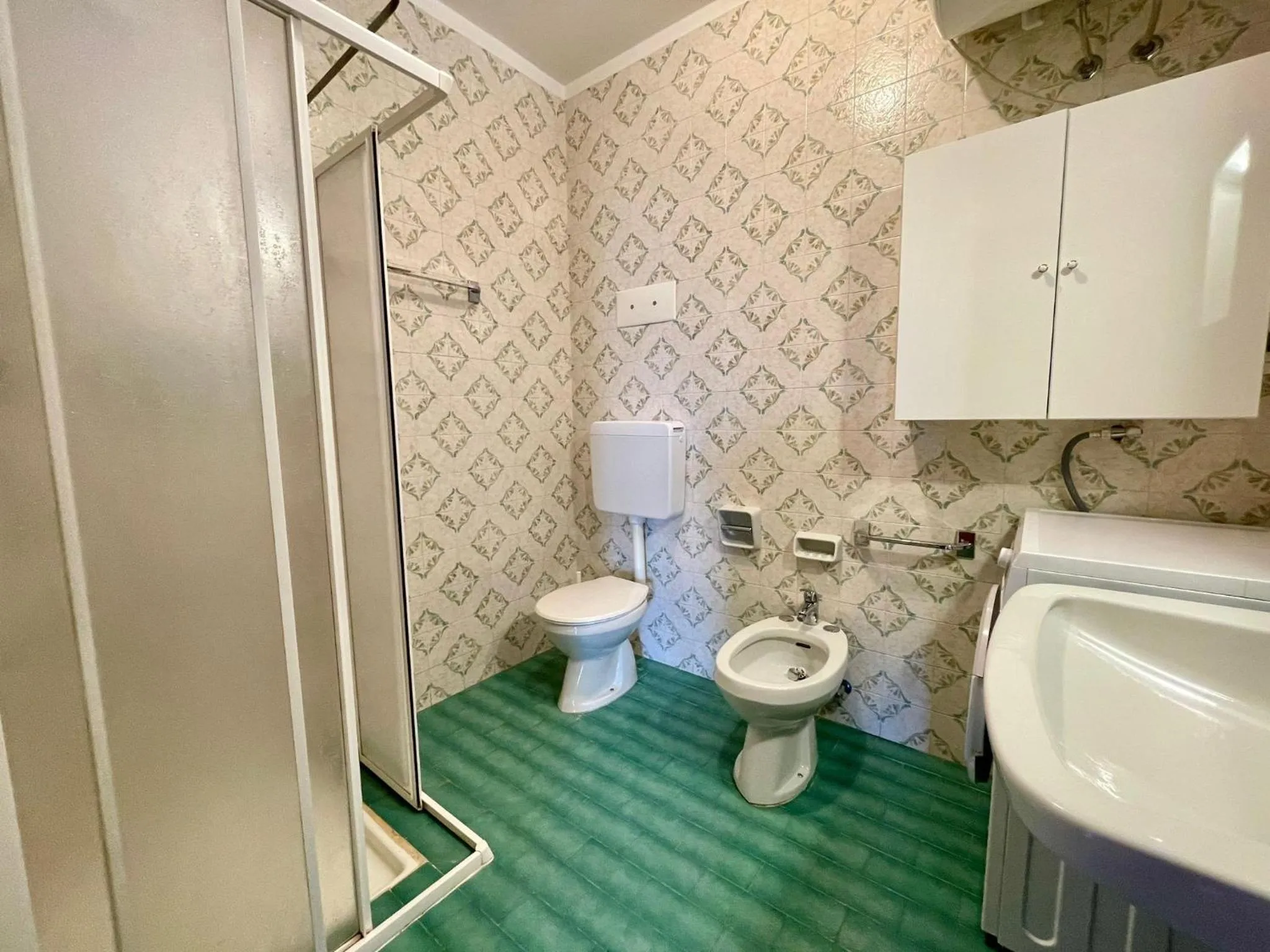 Toilet in Spacious apartment near the beach