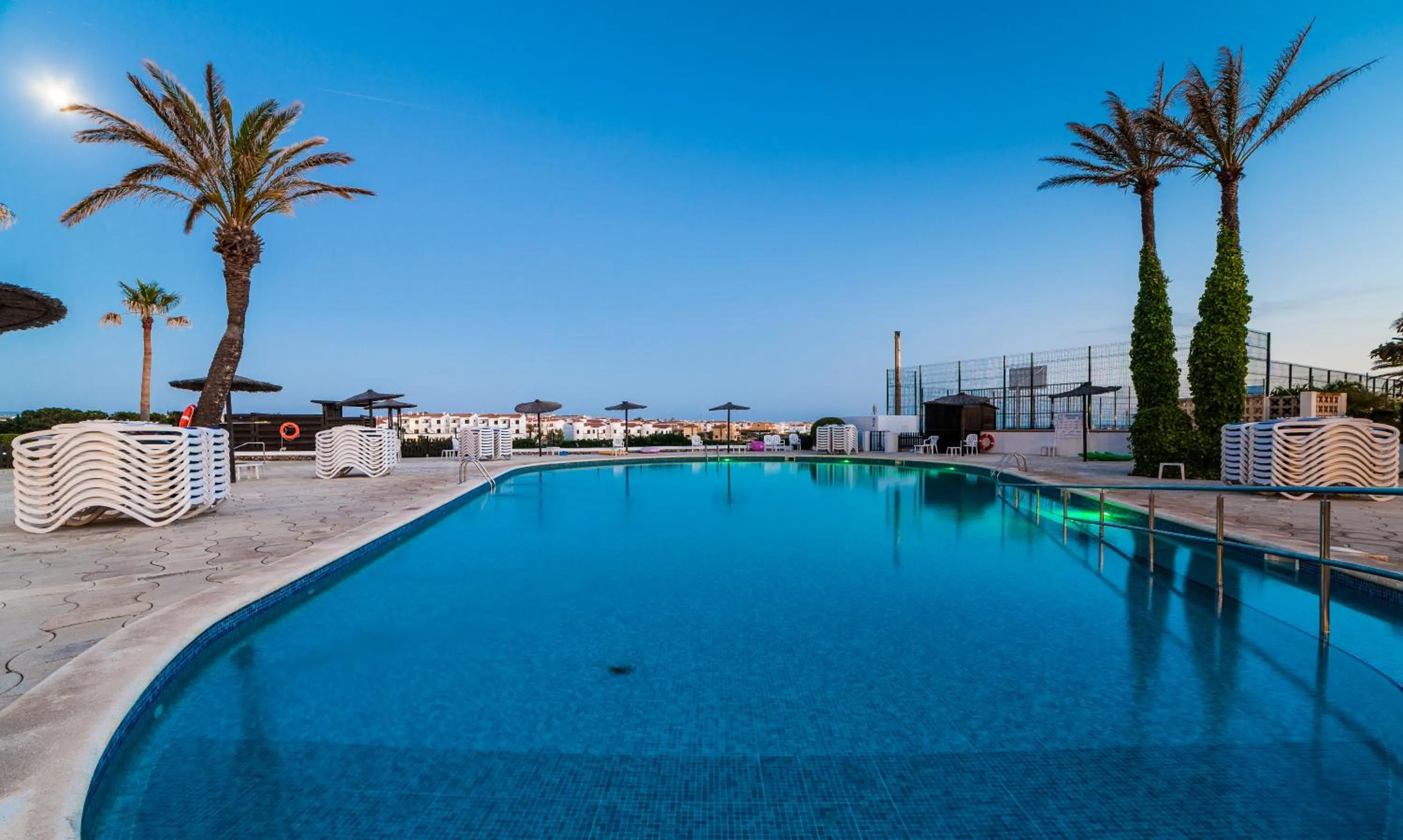 Swimming pool in Globales Binimar