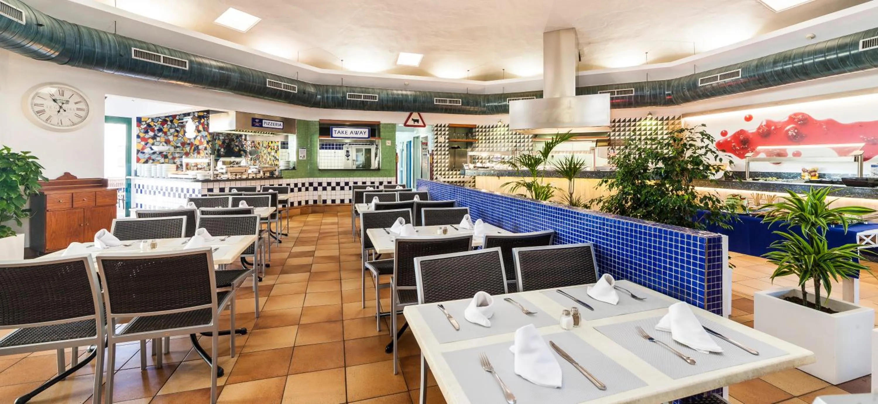 Restaurant/places to eat in Globales Binimar