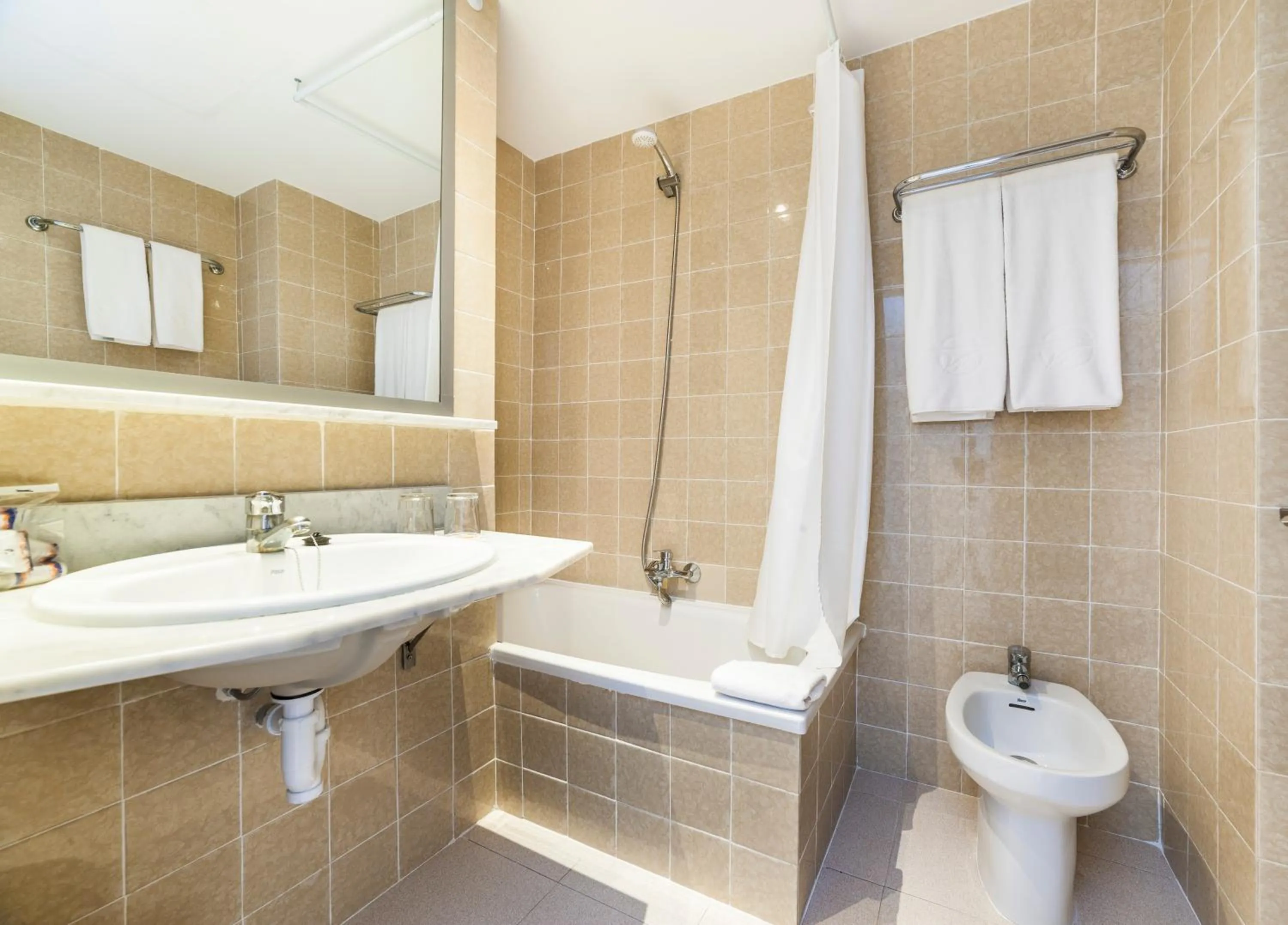 Bathroom in Globales Binimar