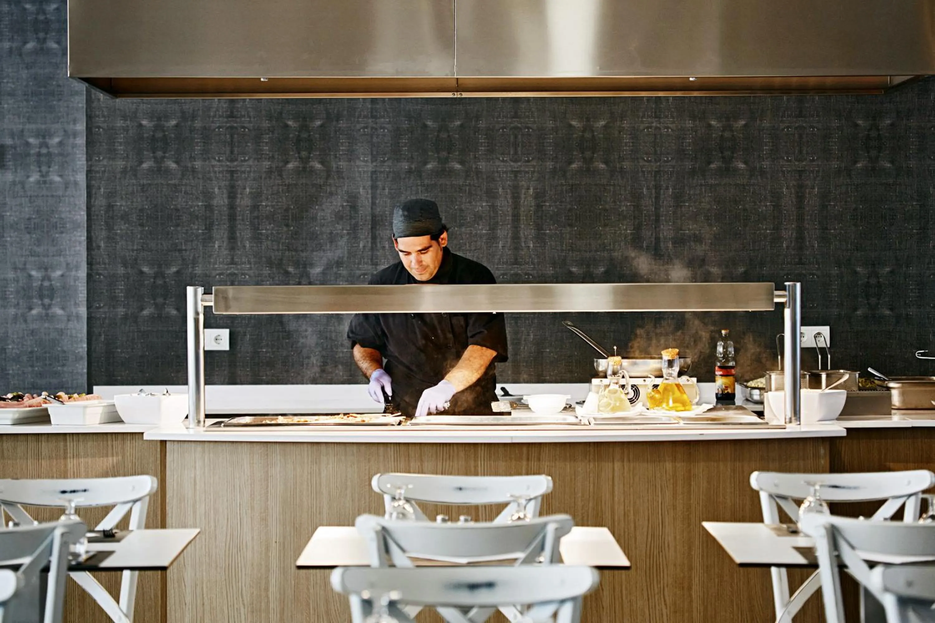 Restaurant/places to eat in Globales Cala Blanca