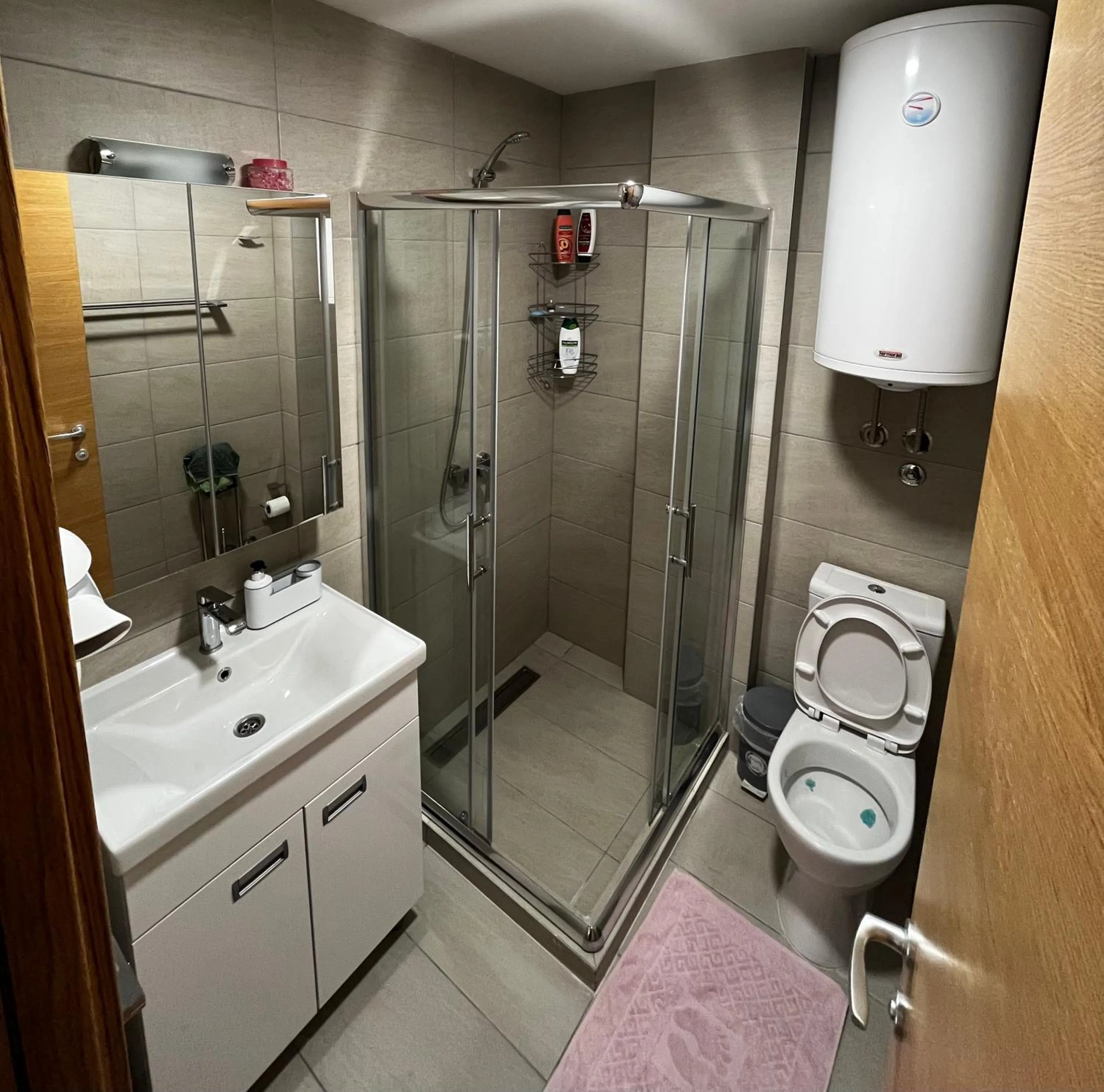 Shower in Apartments Myna in Kraljevi Cardaci