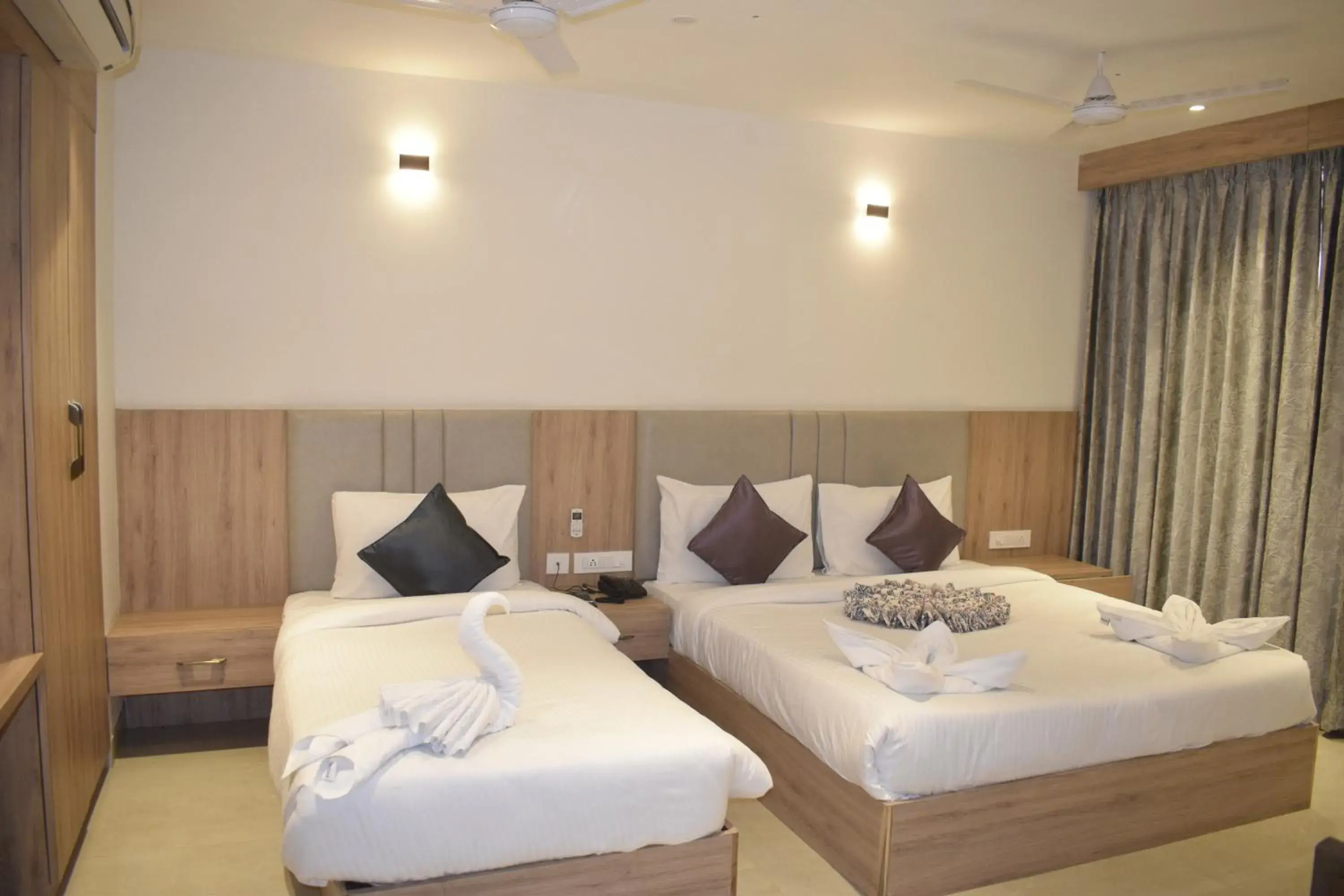 Living room in Hotel Mumbai House Express Udaipur Living room in Hotel Mumbai House Express Udaipur