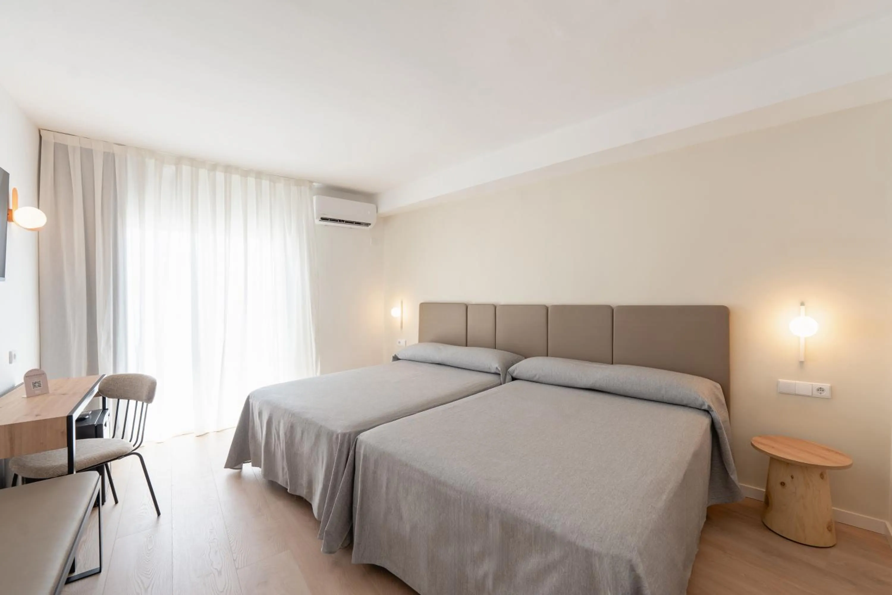 Bedroom, Bed in Hotel RH Sol