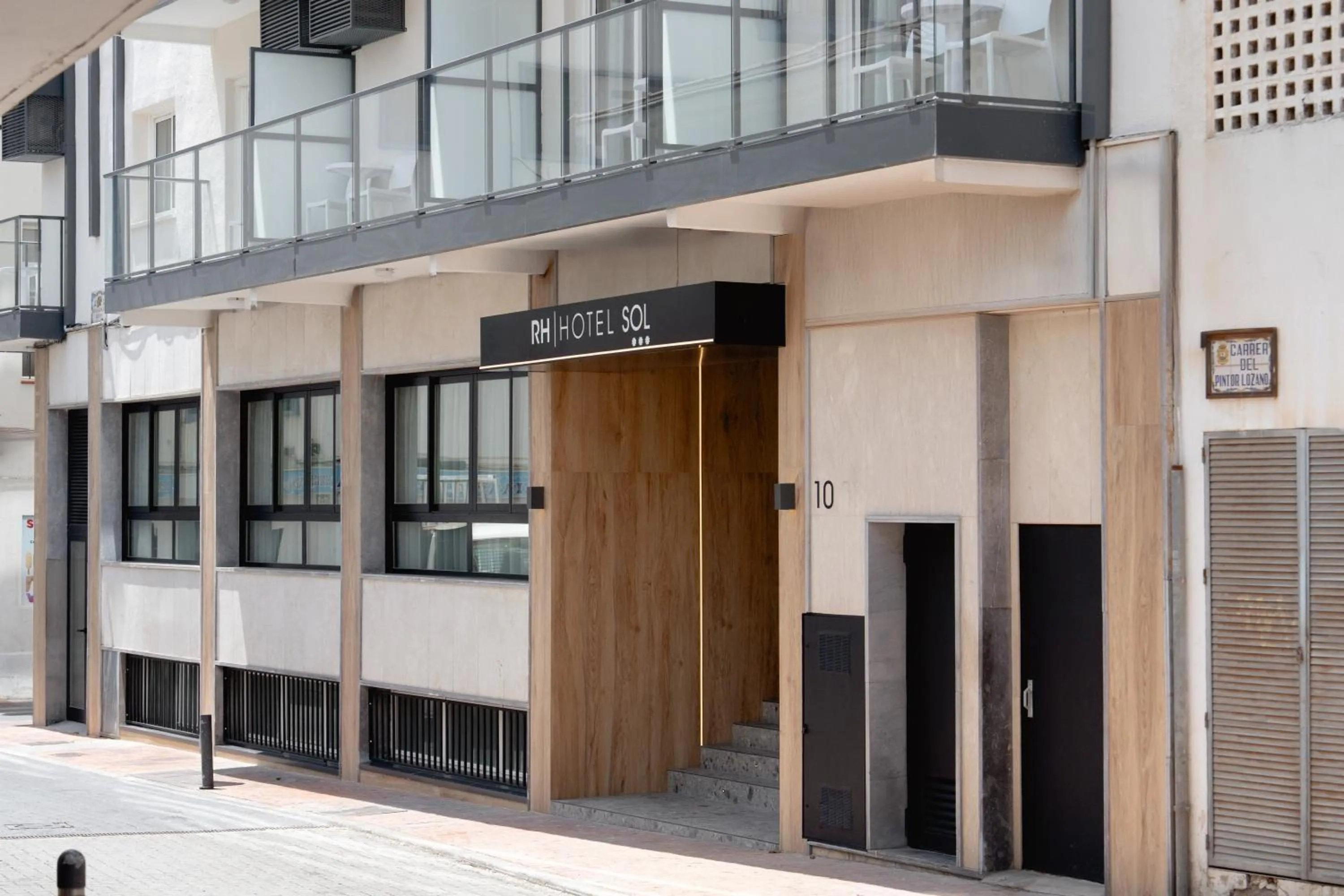 Facade/entrance in Hotel RH Sol