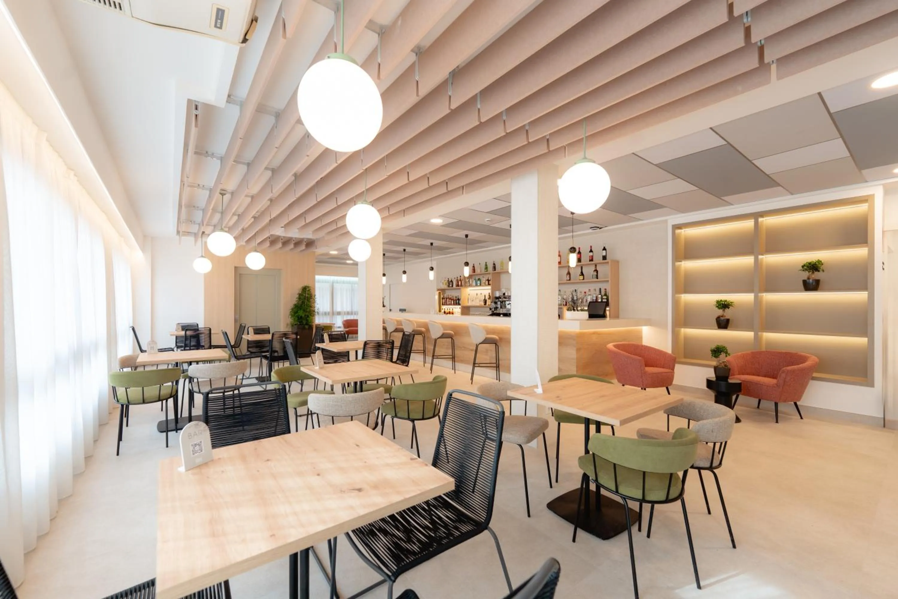 Restaurant/places to eat in Hotel RH Sol