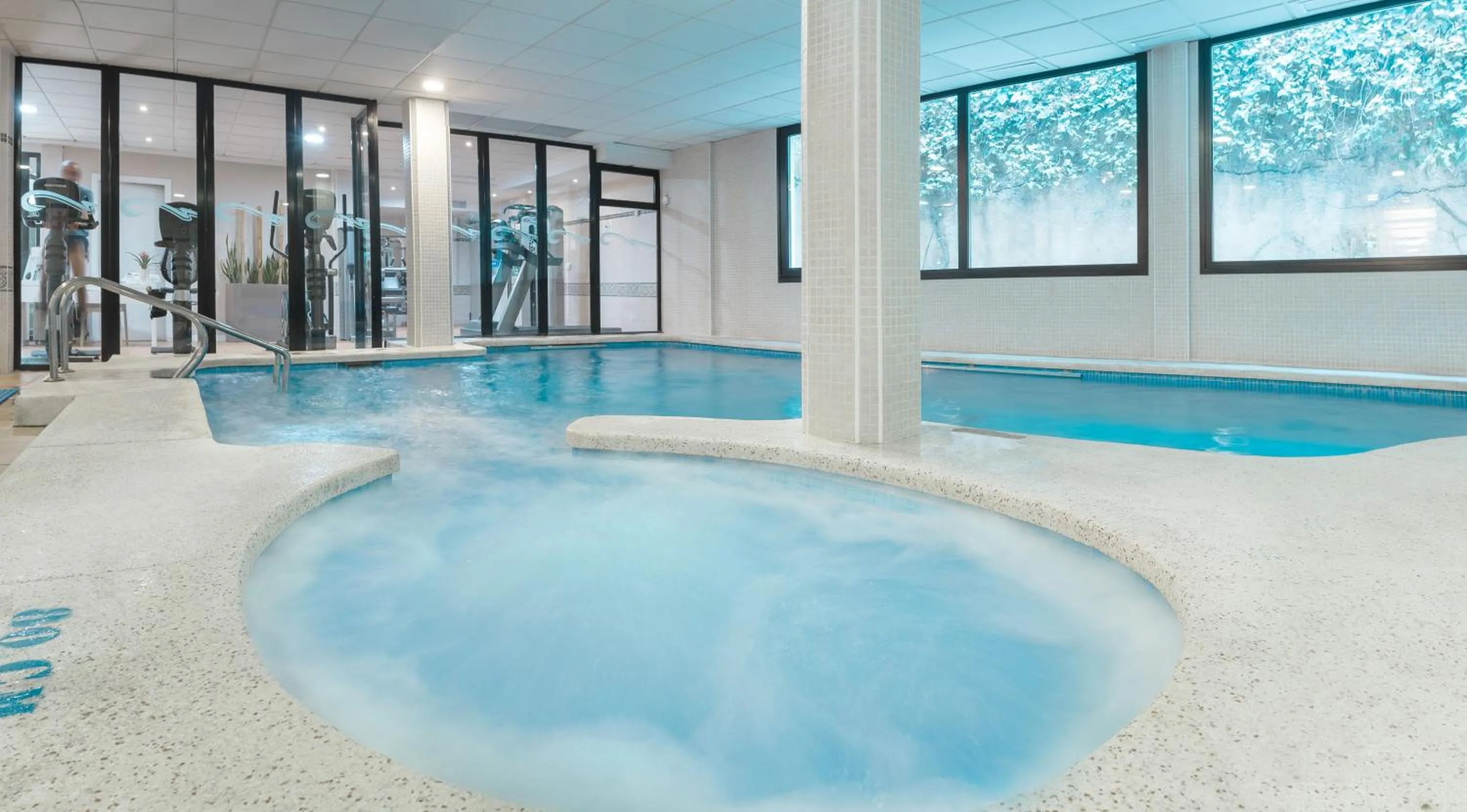 Hot Tub in Hotel RH Corona del Mar 4* Sup